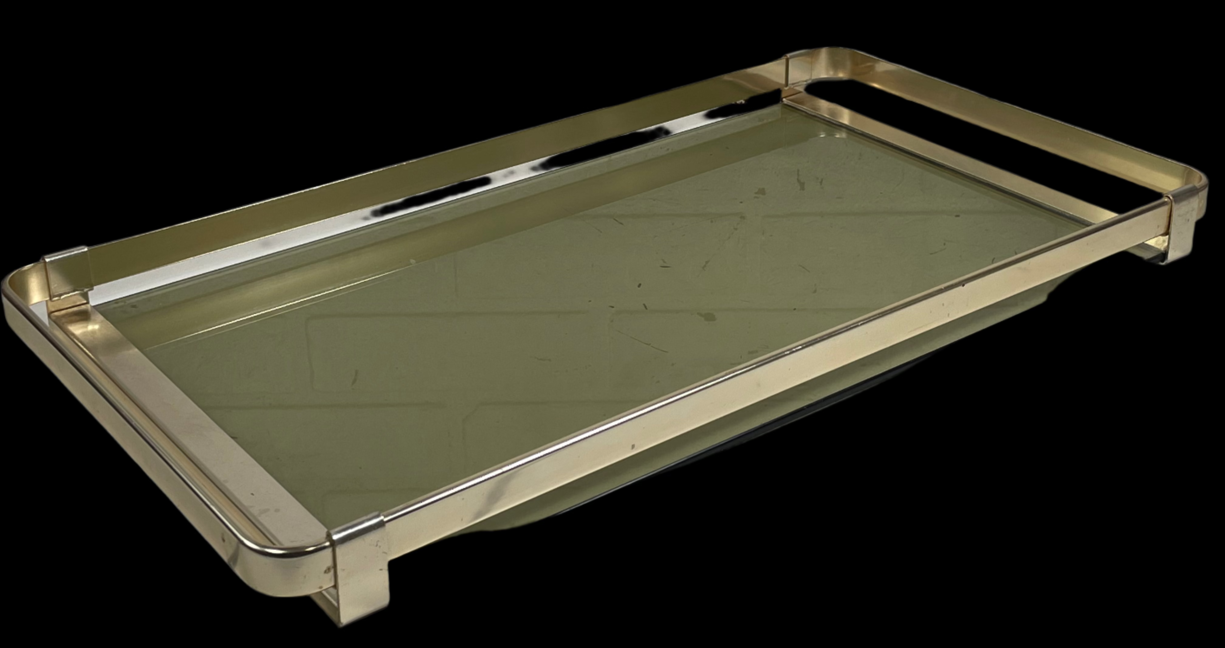 Plateau de service italien moderne du milieu du siècle des années 1960, en laiton et verre fumé par MB Italy.