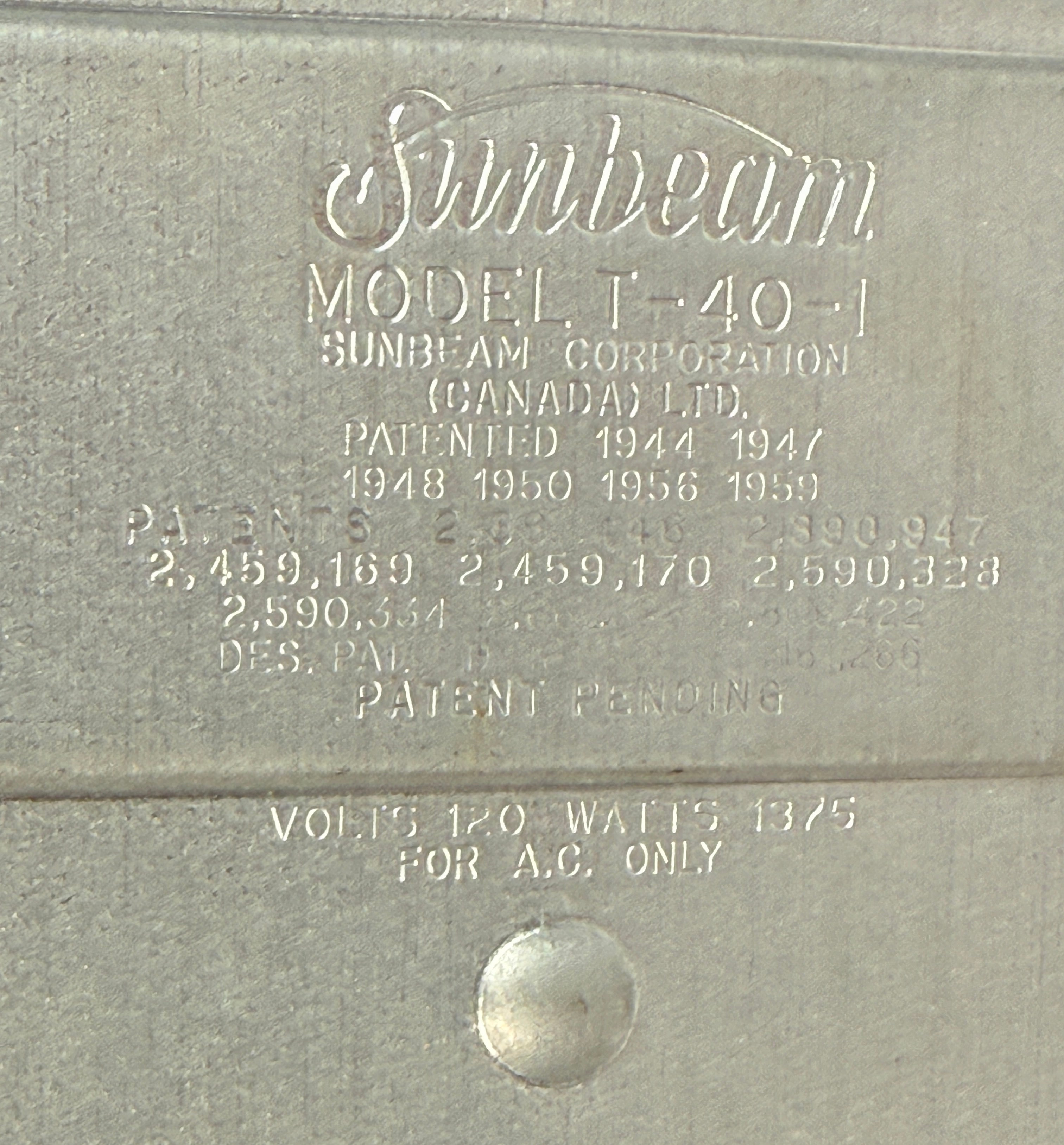 Vintage Sunbeam chrome toaster Model T-40-1 Radiant Control automatic mid century kitchen appliance made in Canada collectible retro décor toaster.