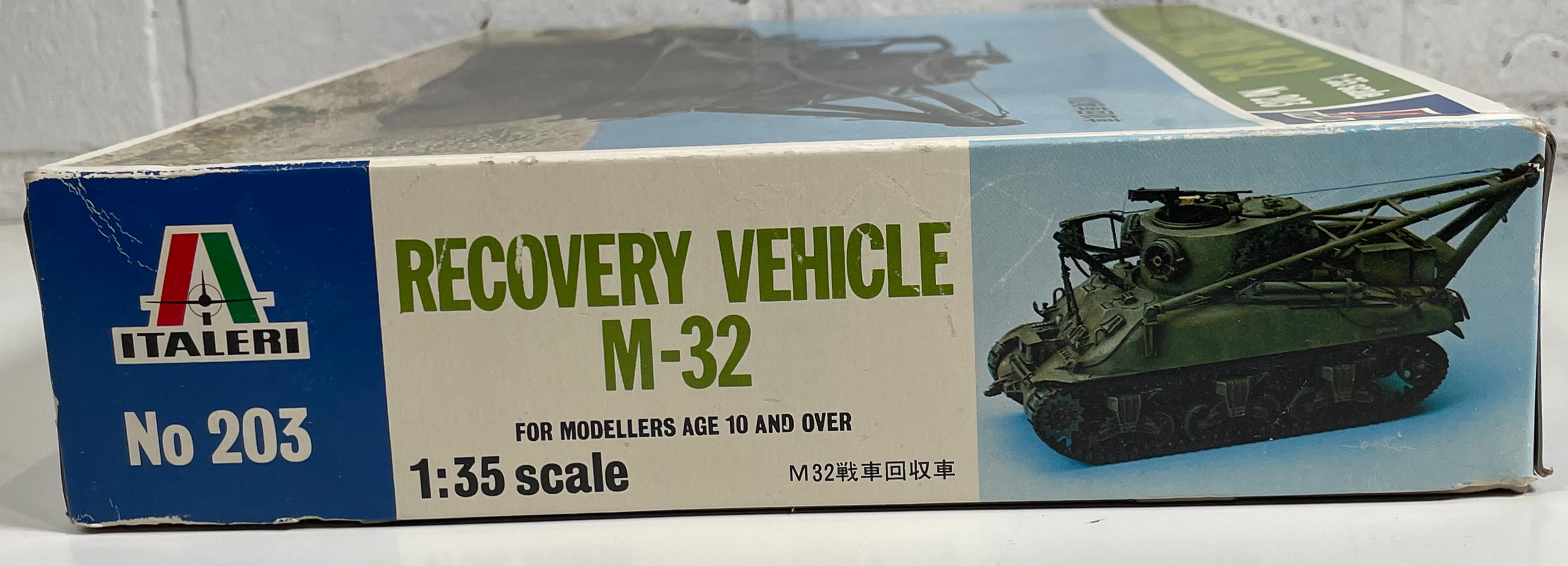 Italeri M32 Recovery Vehicle – 1:35 Scale Plastic Model Kit – Kit #203 –