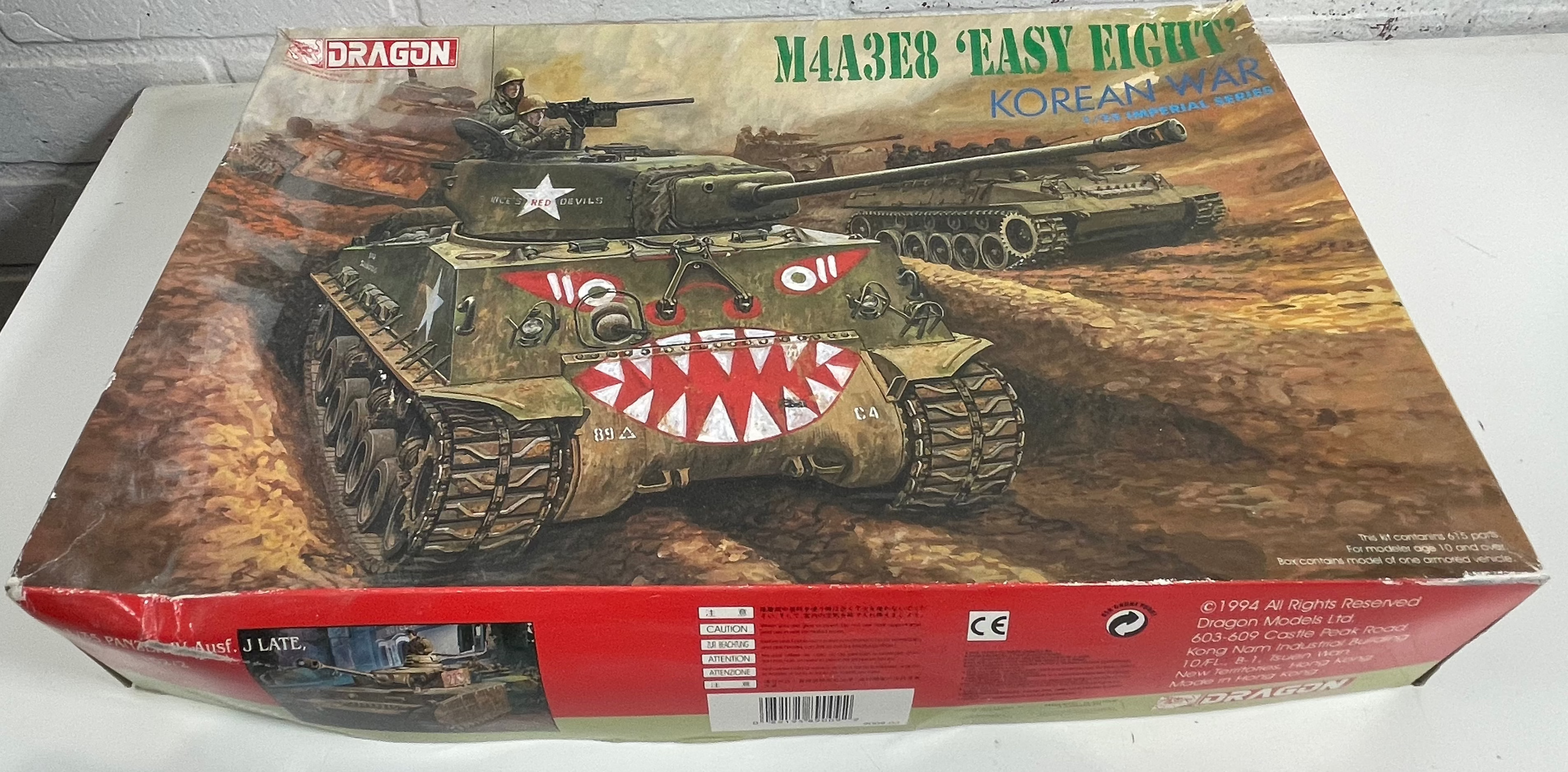Dragon 1/35 US Army M4A3E8 « Easy Eight » Sherman Tank – Édition Guerre de Corée – Modèle n° 9009