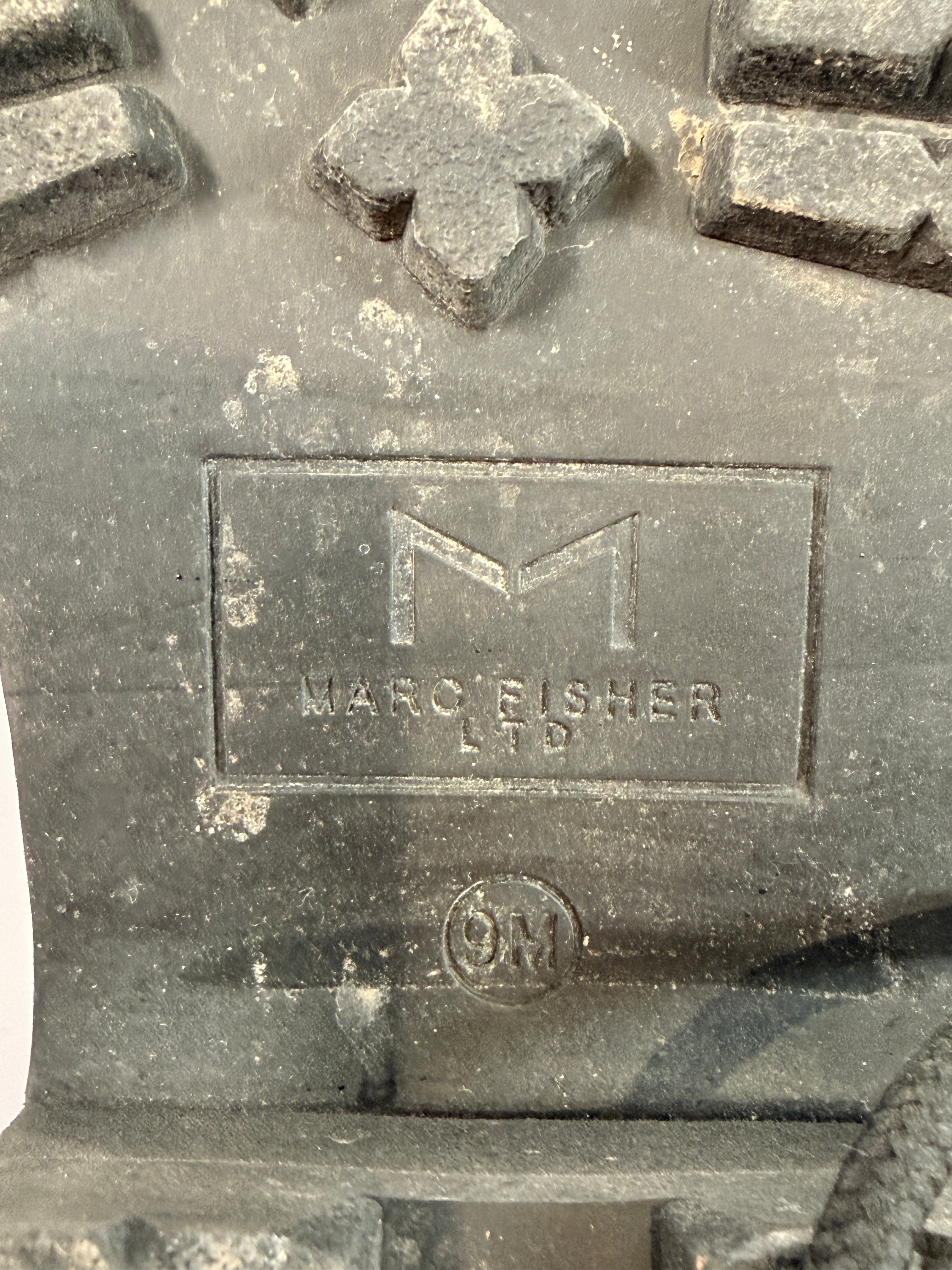 Bottes de randonnée Marc Fisher, doublées en peau lainée, taille 9M.