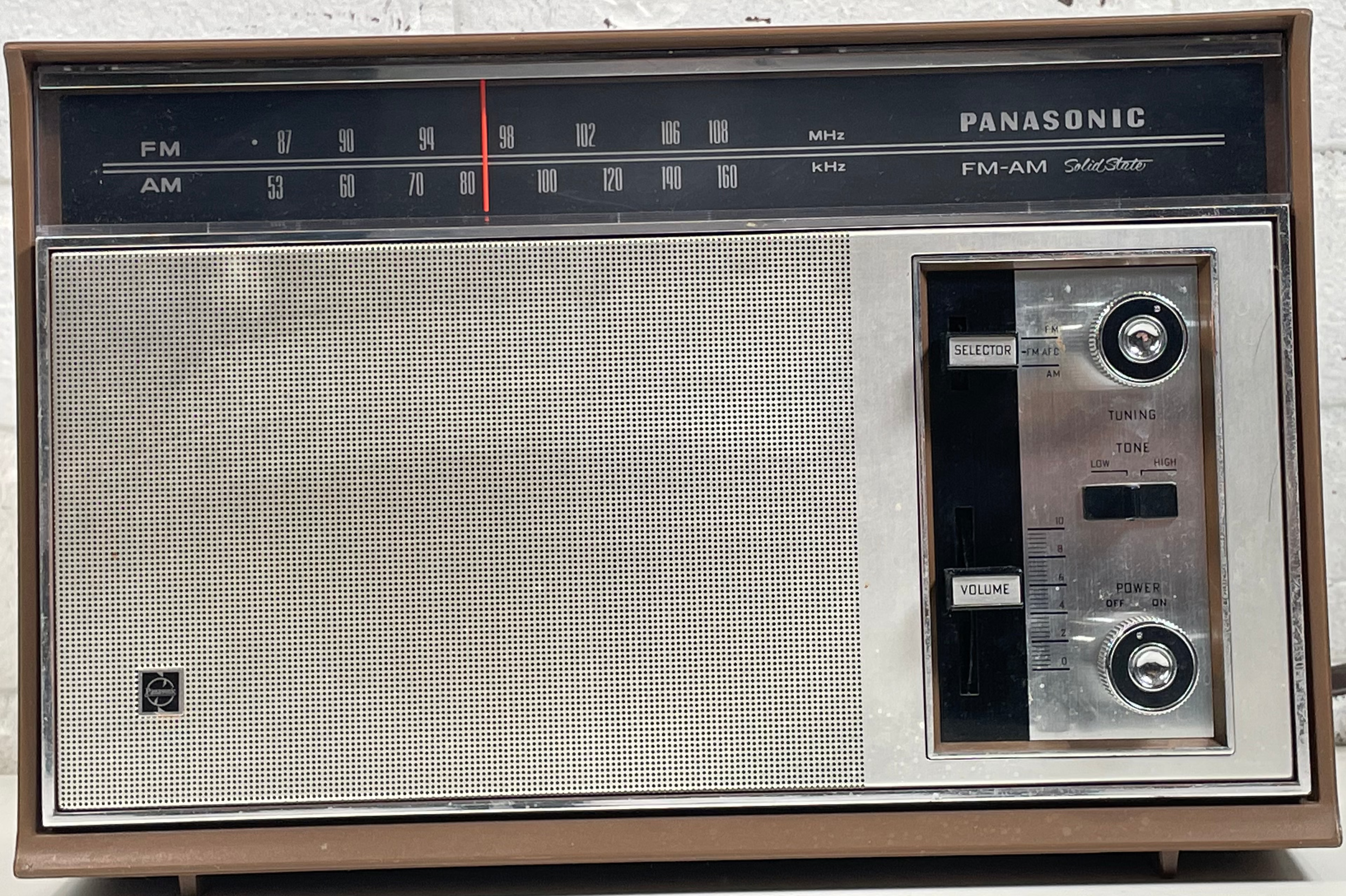 Vintage 1970's PANASONIC RADIO Model RE7329, 2 Band Radio