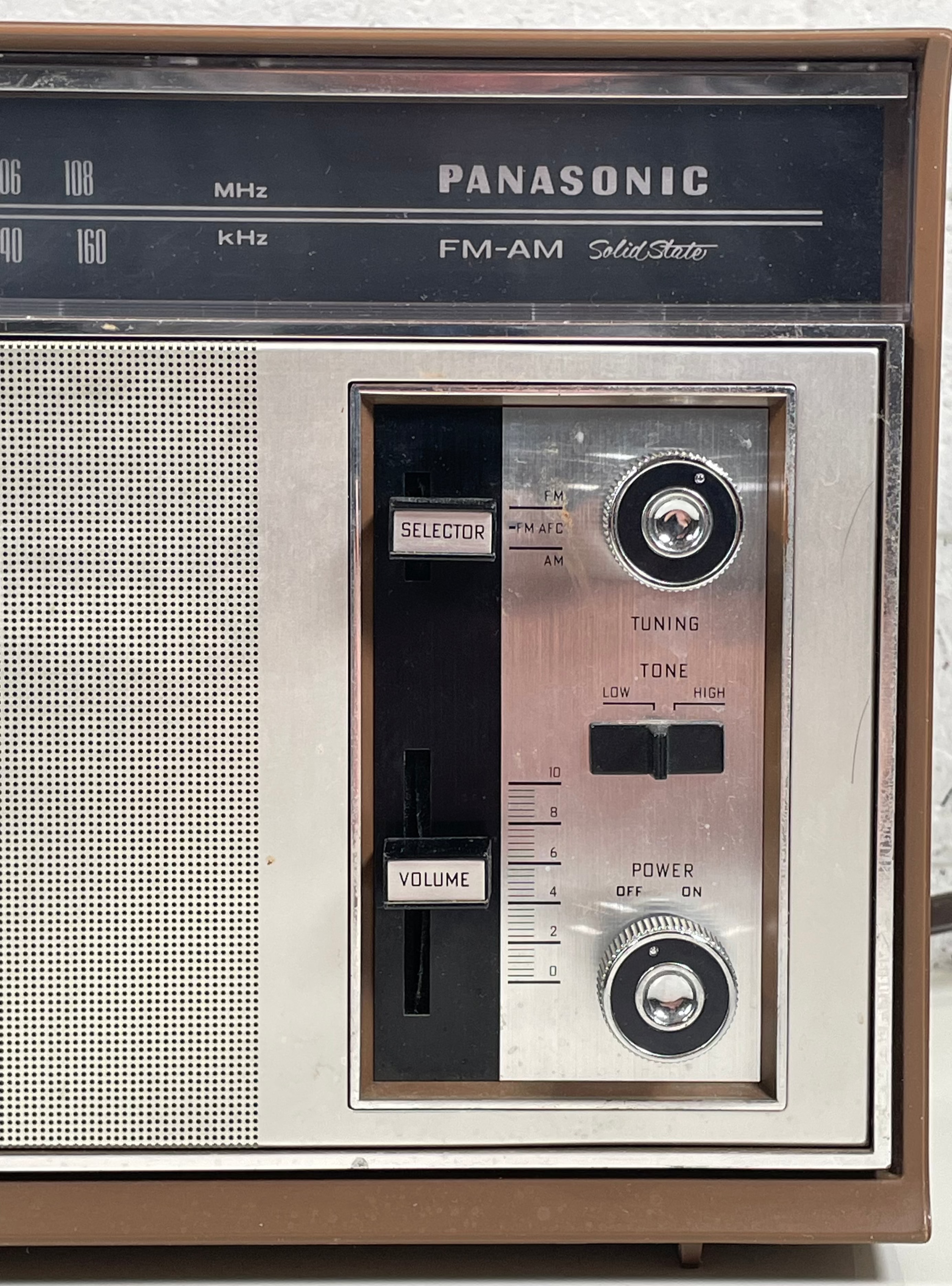 Vintage 1970's PANASONIC RADIO Model RE7329, 2 Band Radio