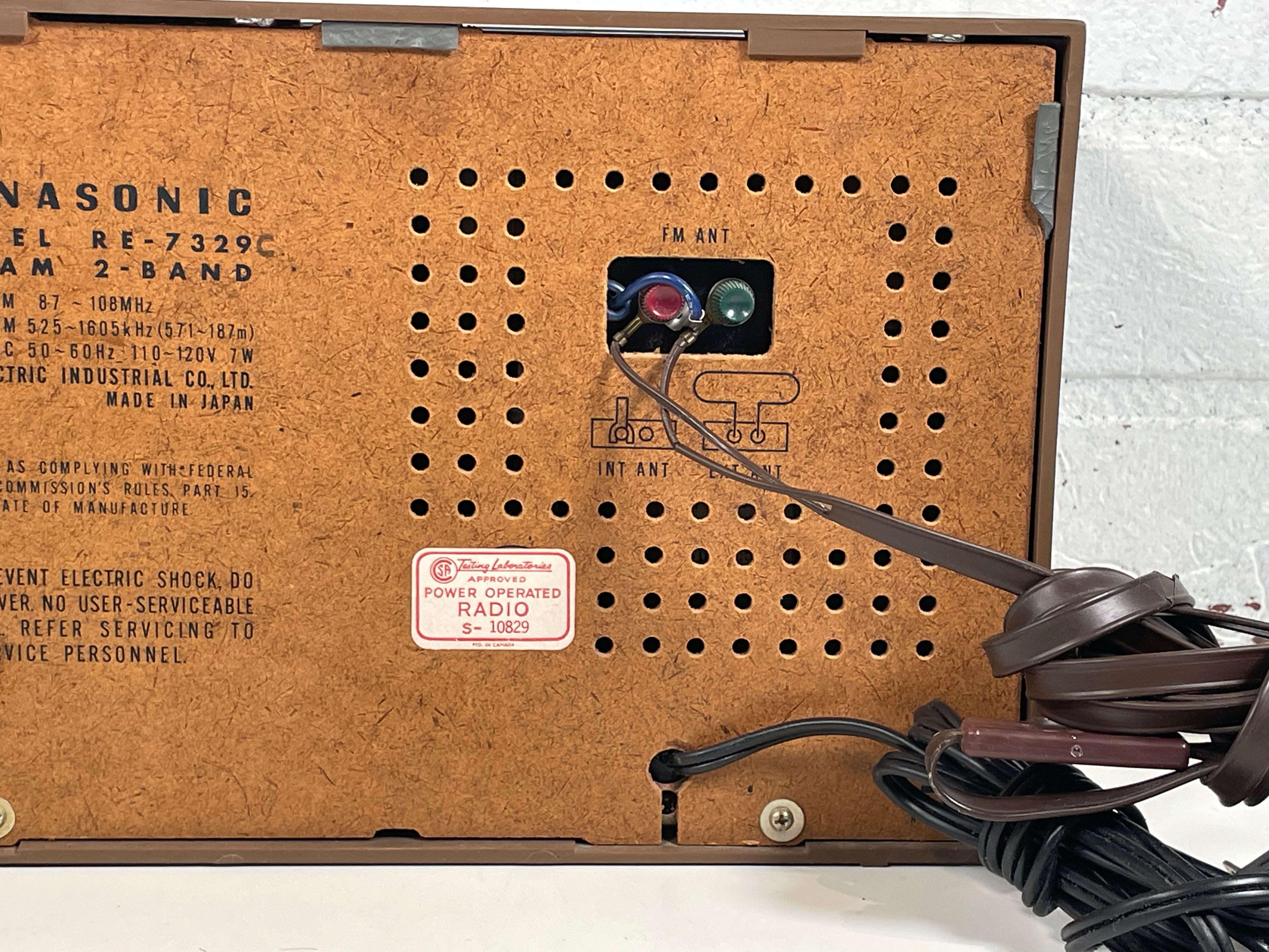 Vintage 1970's PANASONIC RADIO Model RE7329, 2 Band Radio