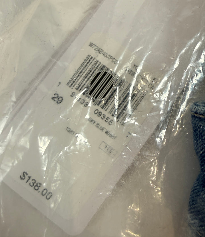 GUESS 1981 Skinny Jeans size 29 in Sky Blue Wash. New sealed with tags, authentic GUESS denim, classic stretch skinny fit, below retail pricing.