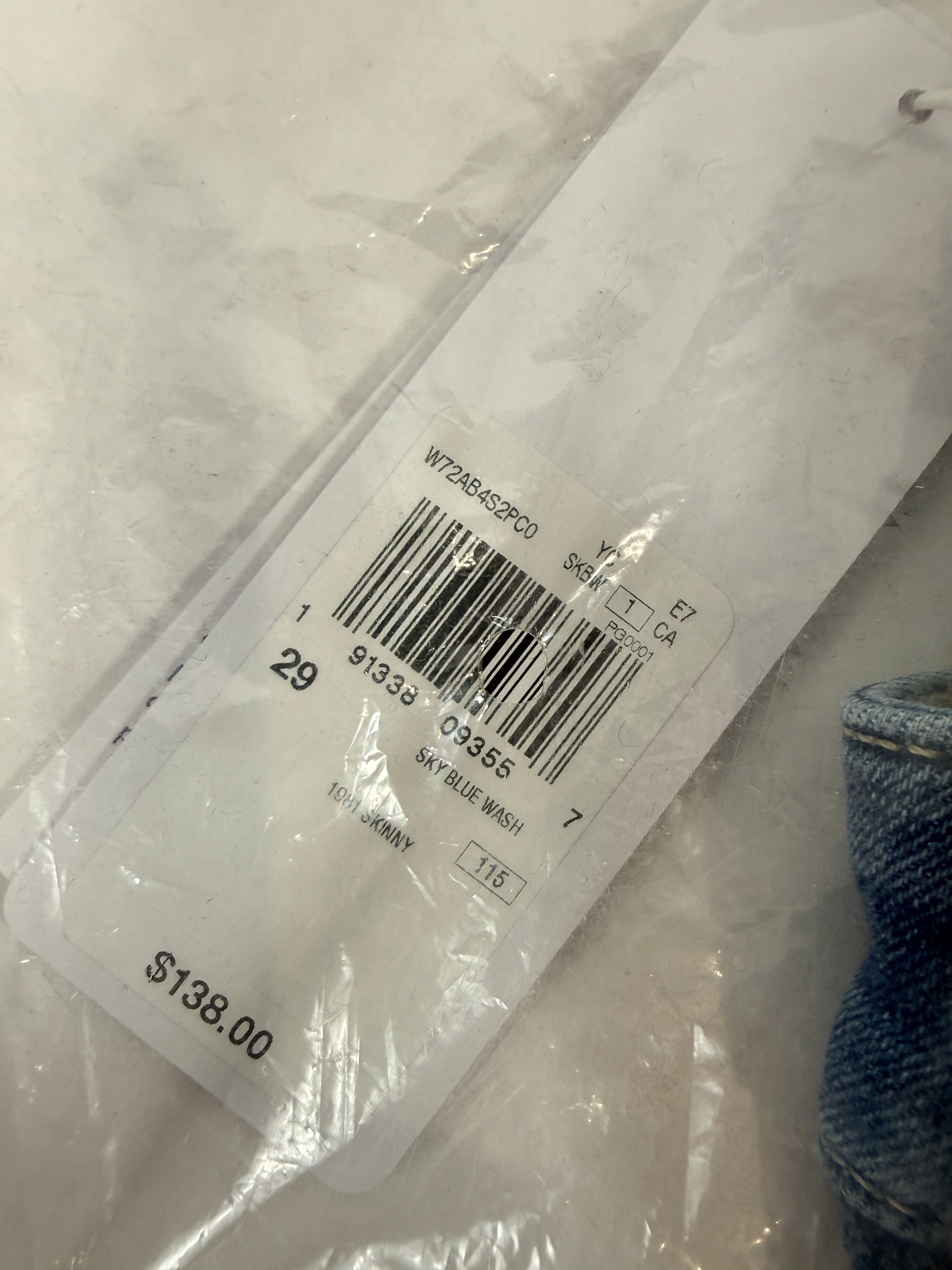 GUESS, Jean Skinny 1981, Bleu Ciel Délavé, Neuf Scellé, Taille 29.