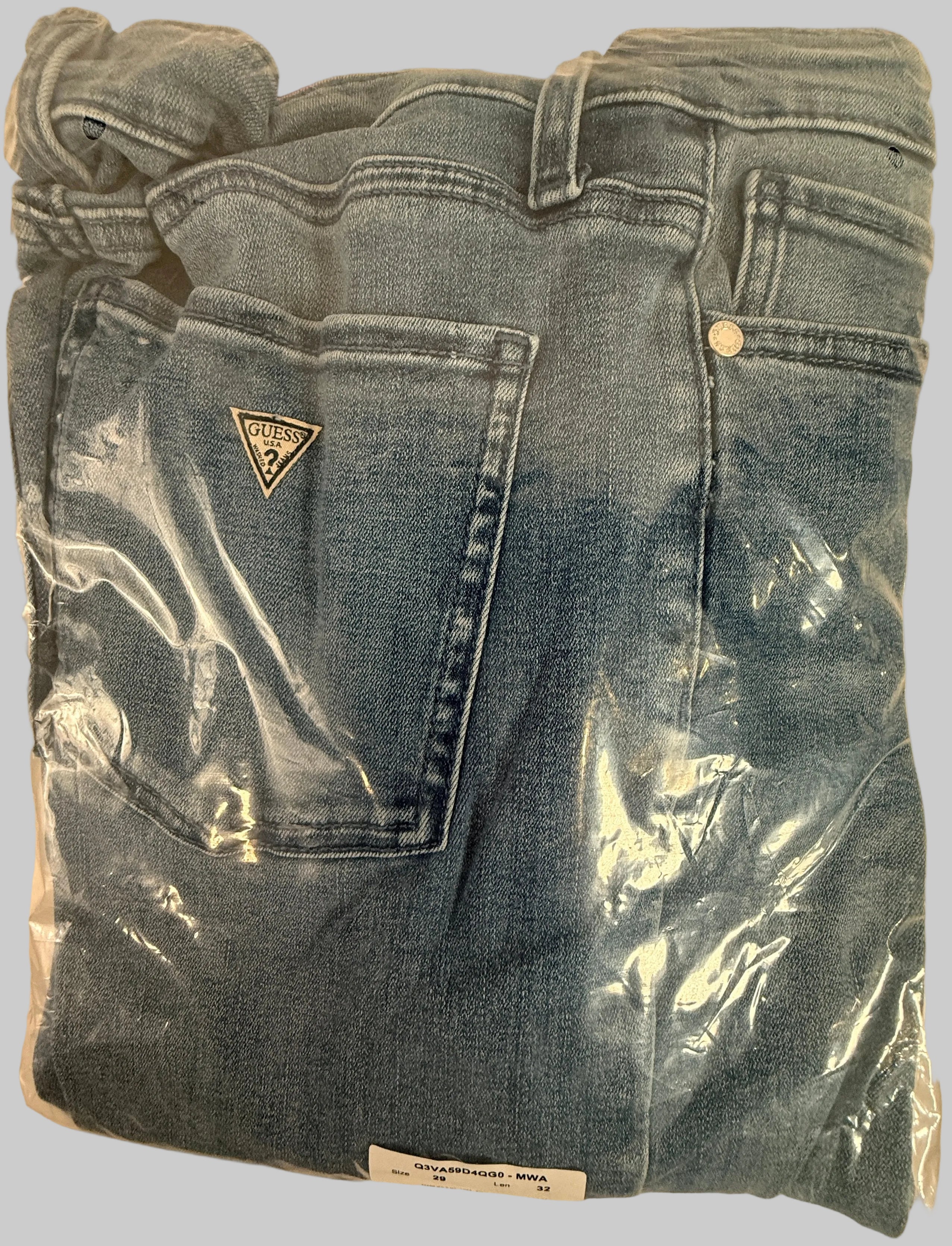 New GUESS Beatriz high rise bootcut jeans women's size 29x32 medium wash denim sealed package. Stylish premium denim at great value.