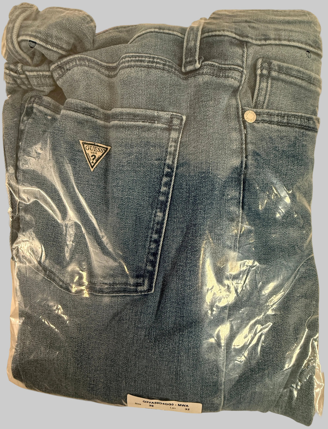 New GUESS Beatriz high rise bootcut jeans women's size 29x32 medium wash denim sealed package. Stylish premium denim at great value.