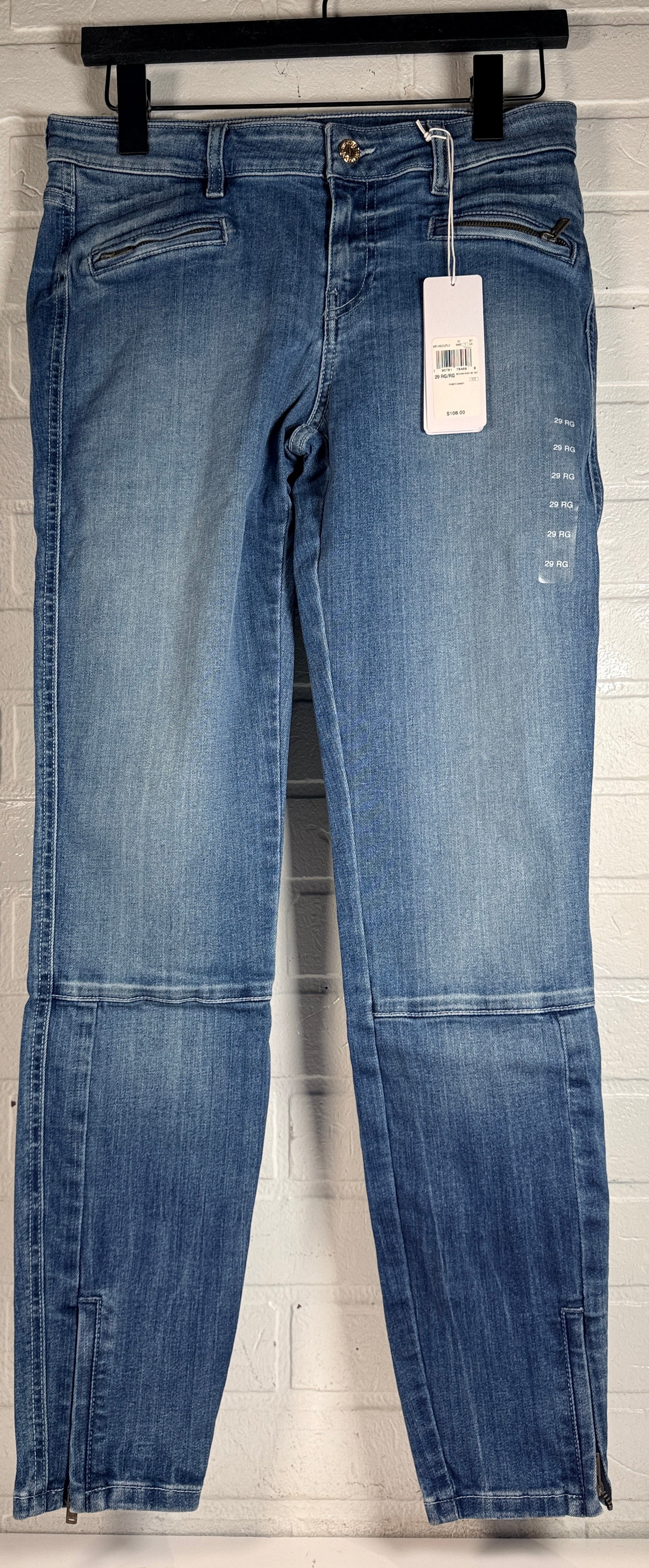 GUESS Power Stretch Skinny jeans women’s size 29 in medium wash. New with tags stretch denim featuring zip pockets and ankle zips. Stylish everyday fit.