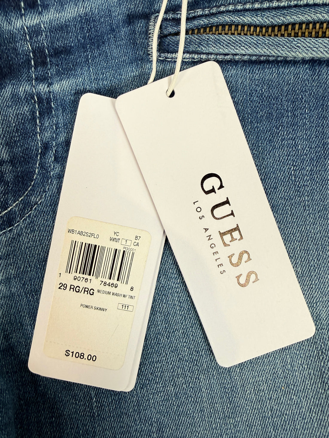 GUESS, Jean Skinny Power Stretch, Taille Femme 29, Délavage moyen, Neuf avec étiquette.