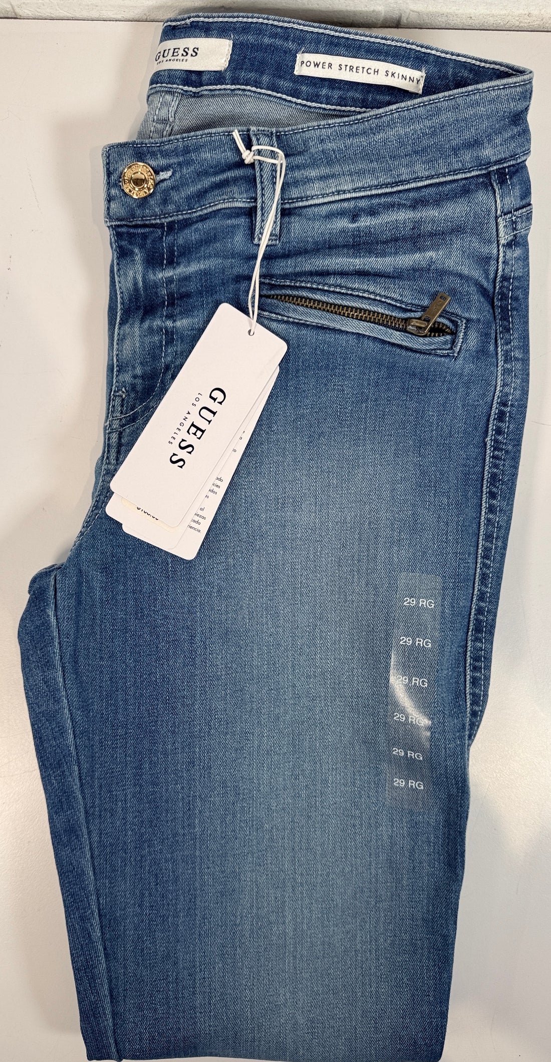 GUESS Power Stretch Skinny jeans women’s size 29 in medium wash. New with tags stretch denim featuring zip pockets and ankle zips. Stylish everyday fit.