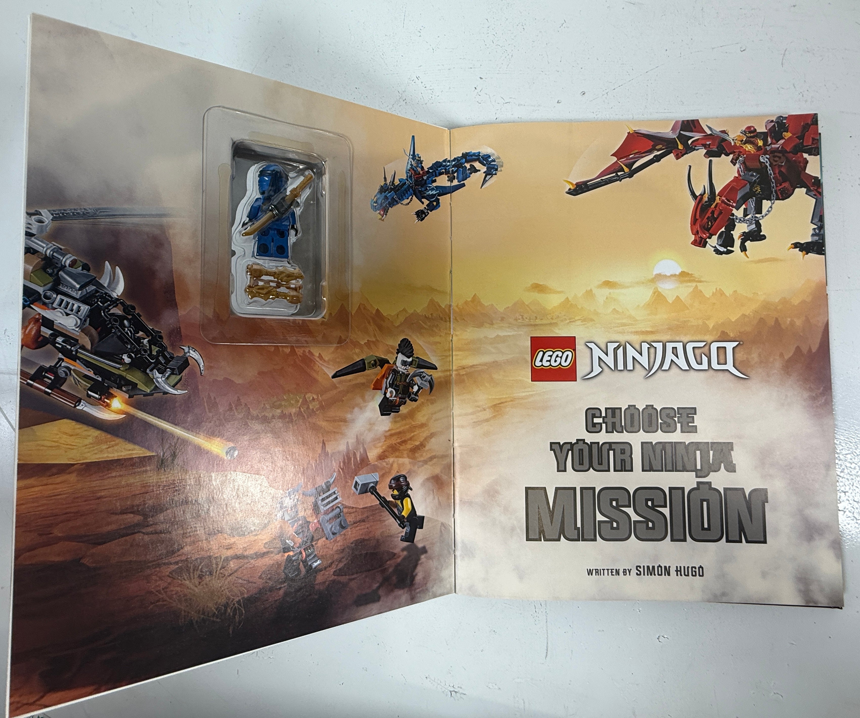 LEGO Ninjago – Choisissez votre livre de missions ninja avec la figurine Jay