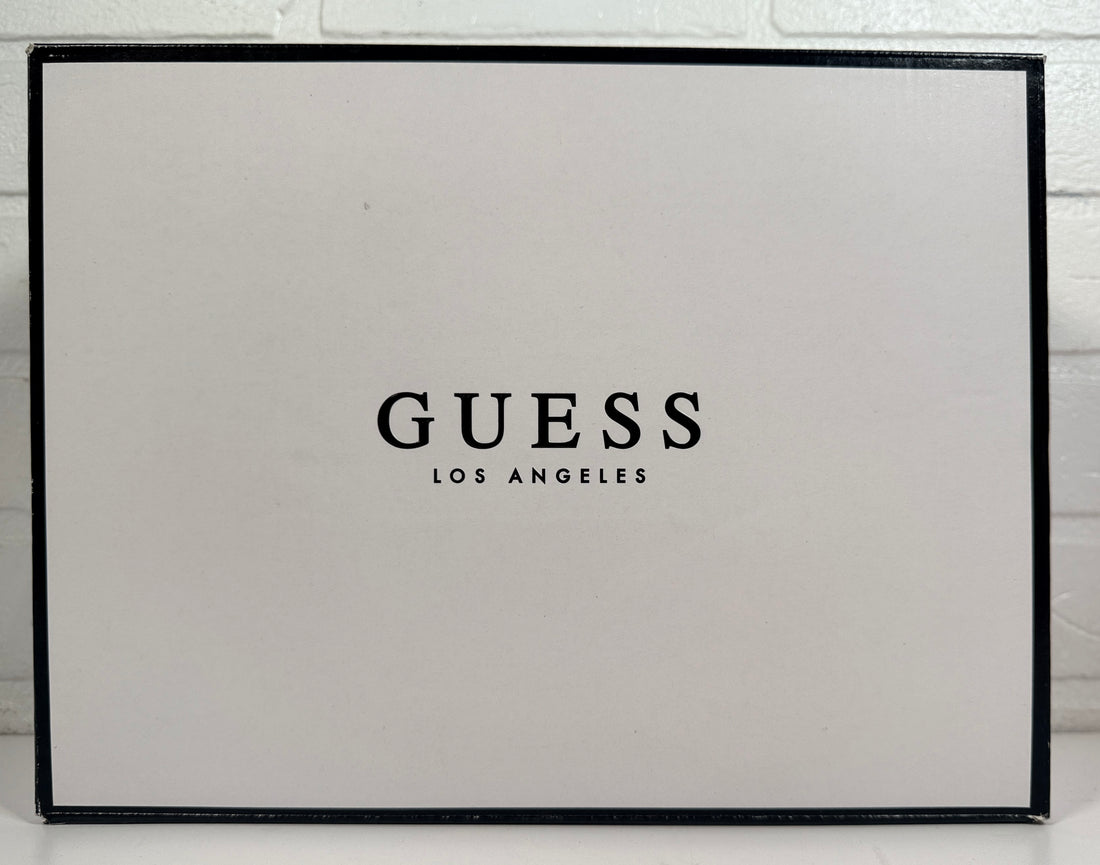 GUESS Bailian-A platform sneakers women’s size 8 in medium green. New in box chunky fashion shoes with bold streetwear style and comfort.