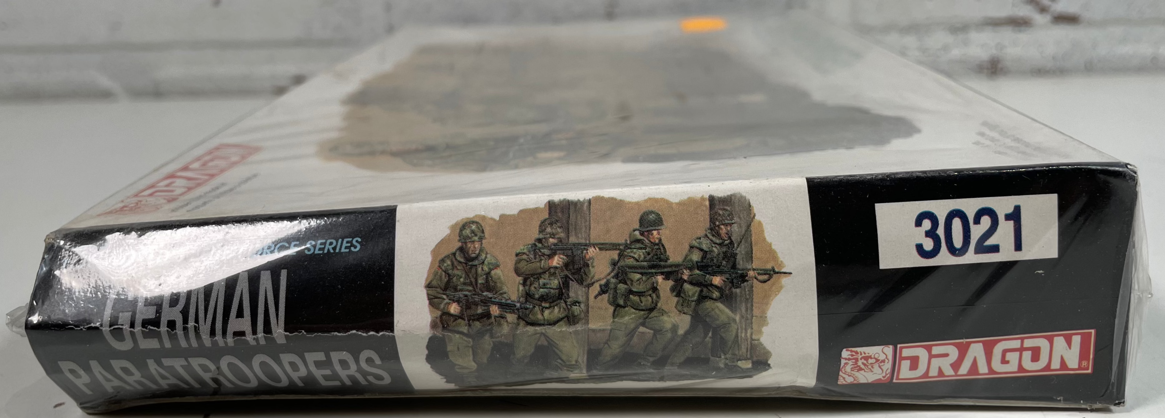 Dragon 1:35 German Paratroopers – Modern Elite Force Kit.