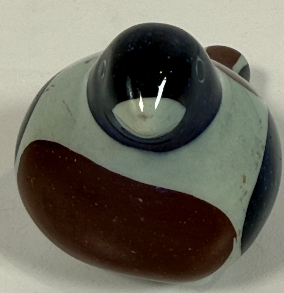 Vintage Royal Copenhagen Denmark bird figurine model 220/2989 with painter mark B. Mid-century Scandinavian ceramic décor collectible with Danish modern style.
