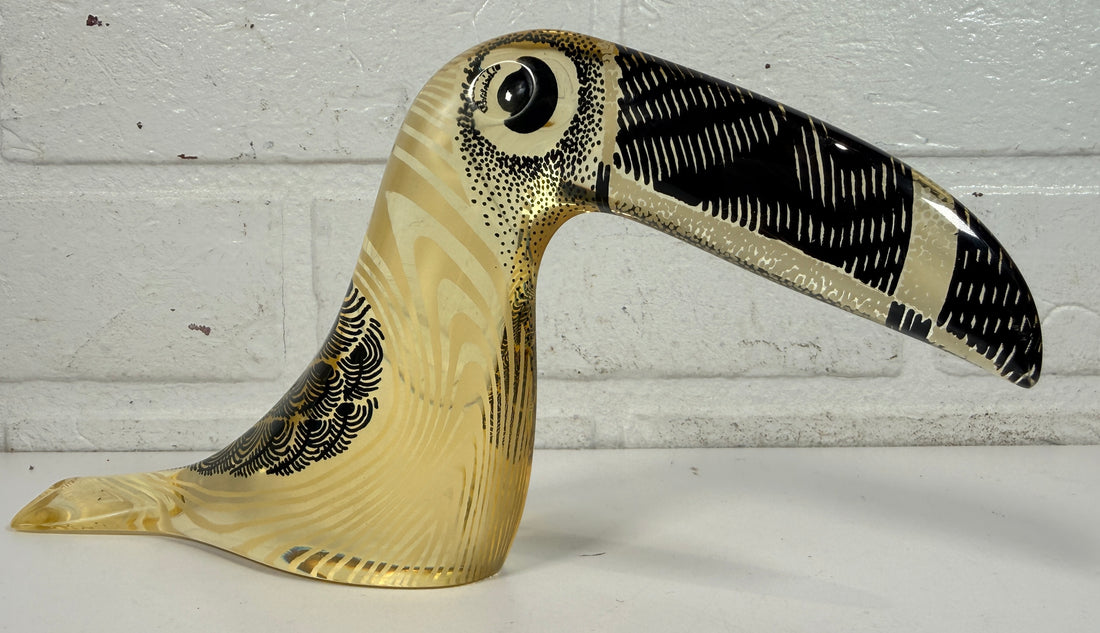 Vintage Abraham Palatnik toucan acrylic sculpture from Brazil. Iconic mid-century modern lucite art bird, 9 inch collectible decor piece.