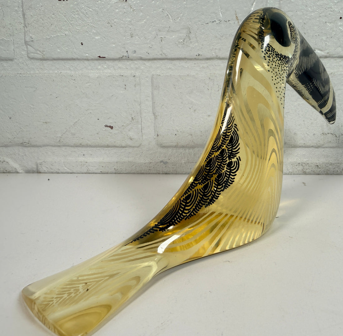 Vintage Abraham Palatnik toucan acrylic sculpture from Brazil. Iconic mid-century modern lucite art bird, 9 inch collectible decor piece.