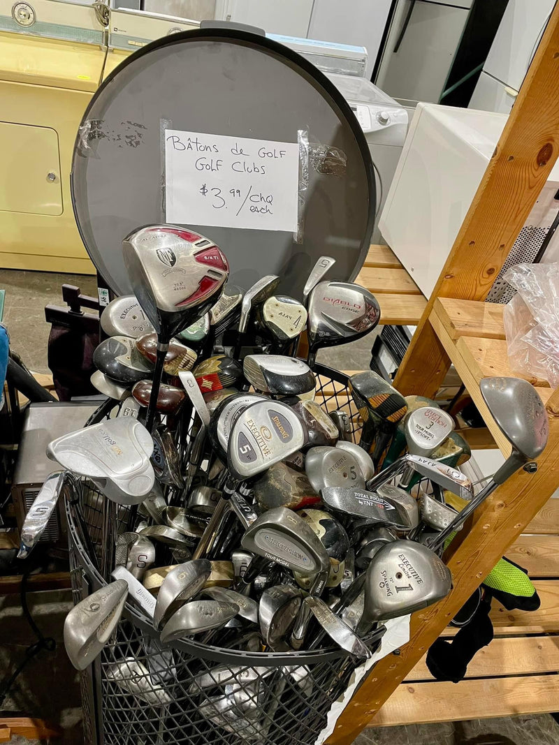 Assortiment de clubs de golf, drivers, bois, fers, putters, hybrides, sauvetage etc… à partir de 5$/chacun