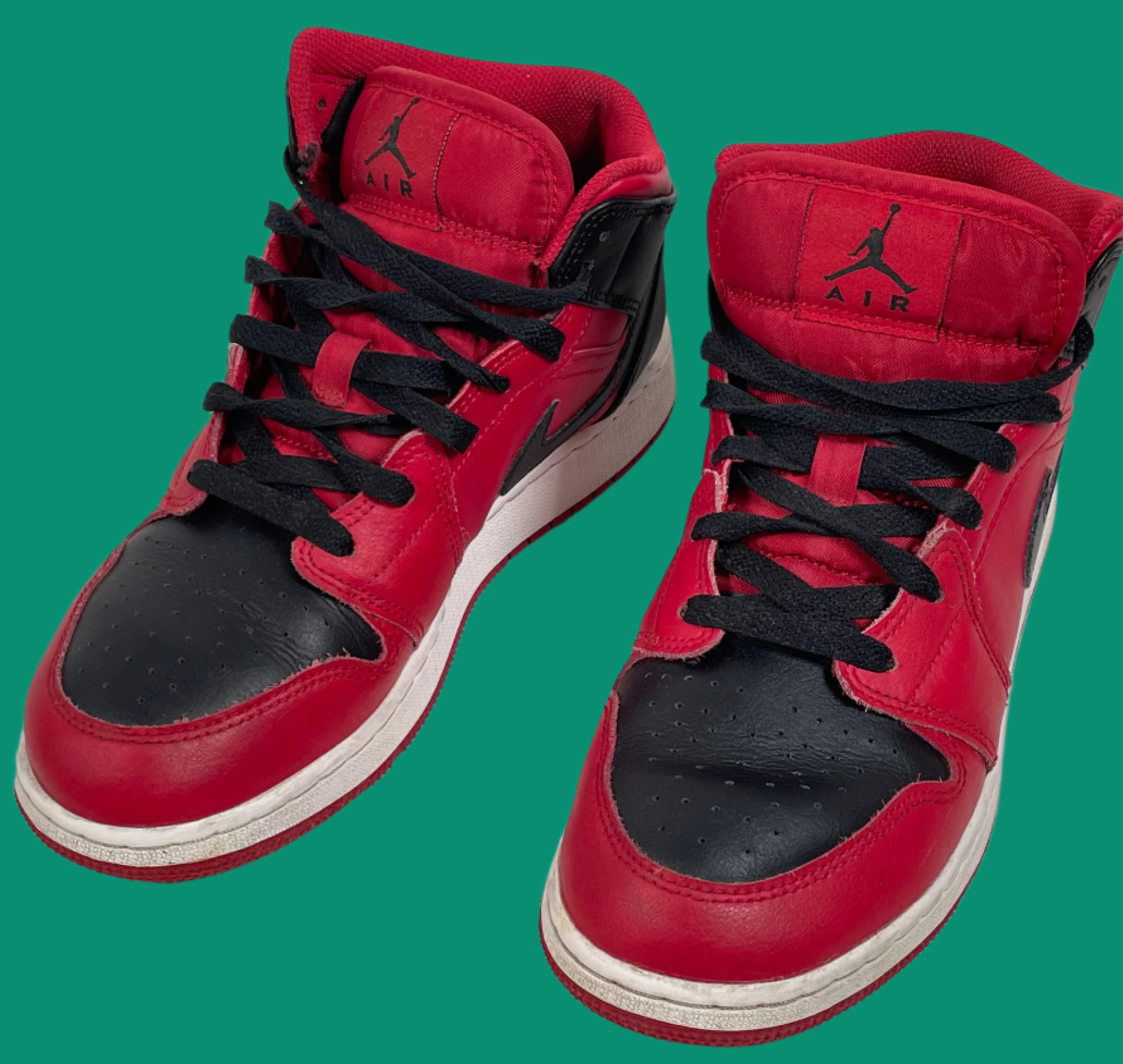 Nike Air Jordan 1 Mid “Bred” Black/Red Men’s Sneakers – Size 7Y US. – Cleaned, GUC