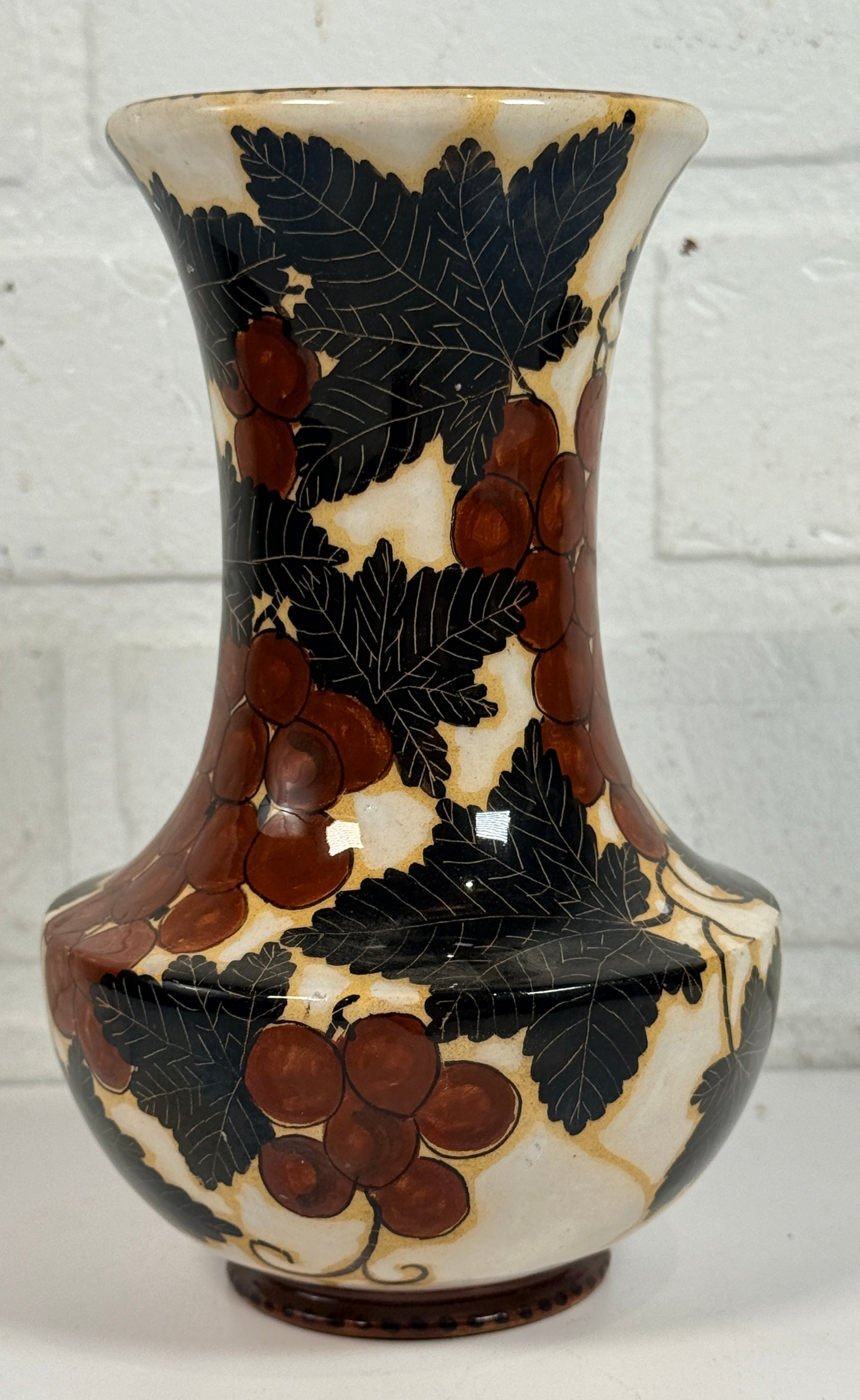 Vintage Fenice Albisola Italian ceramic vase with hand painted grape motif. Signed art pottery from Italy, collectible Tuscan décor piece.
