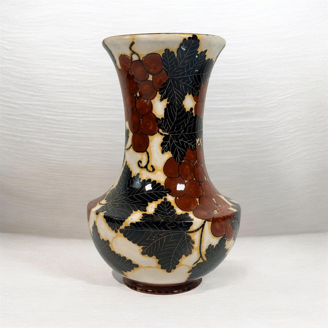 Vintage Fenice Albisola Italian ceramic vase with hand painted grape motif. Signed art pottery from Italy, collectible Tuscan décor piece.
