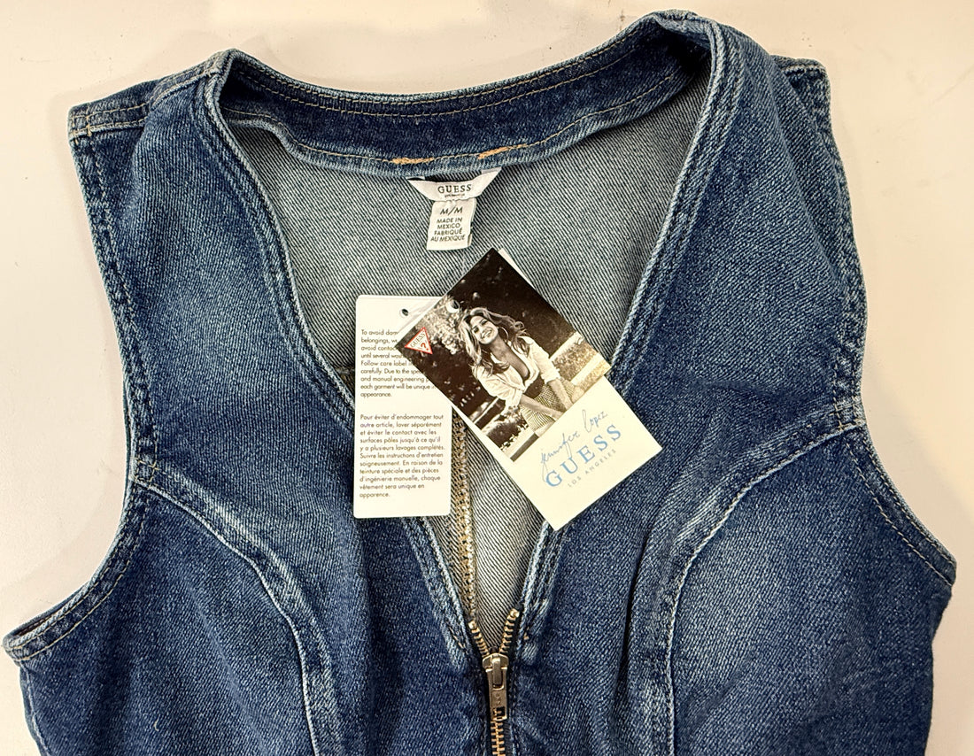 Guess Los Angeles, Combishort en jean à bords francs, Collection Jennifer Lopez, NWT.