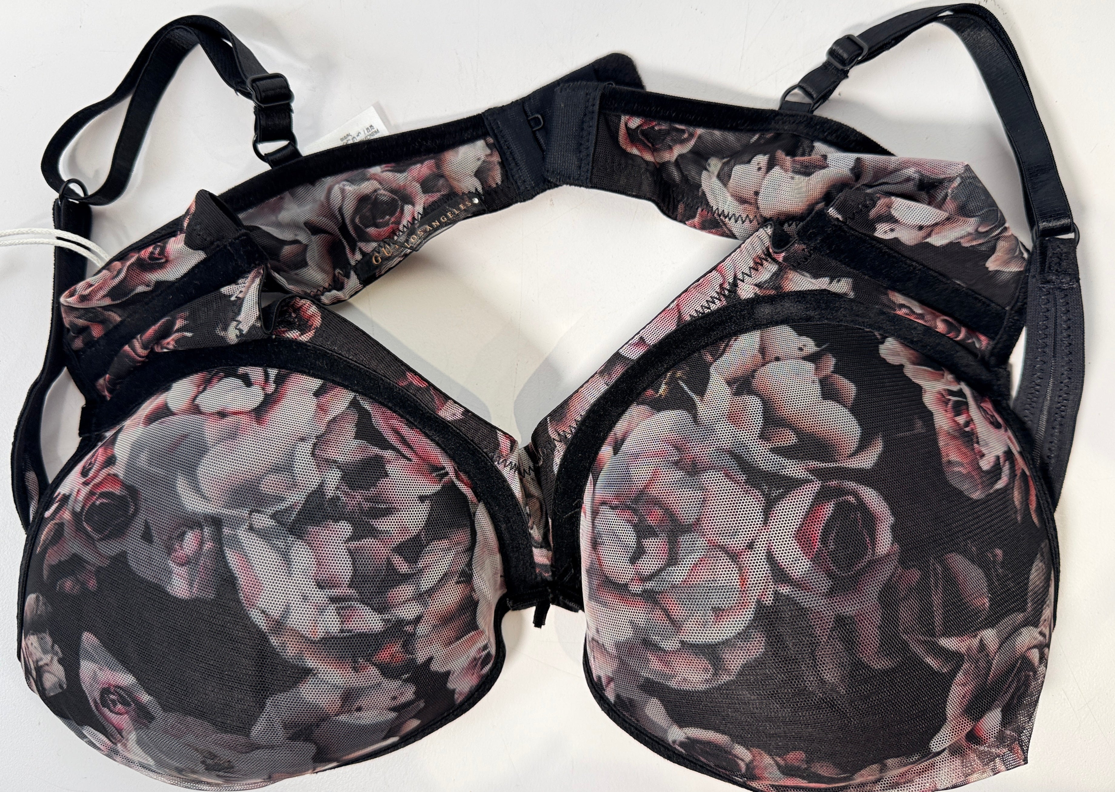Women’s black floral push up bra size 34C new with tags. Botanical rose print padded cups adjustable straps stylish everyday lingerie.