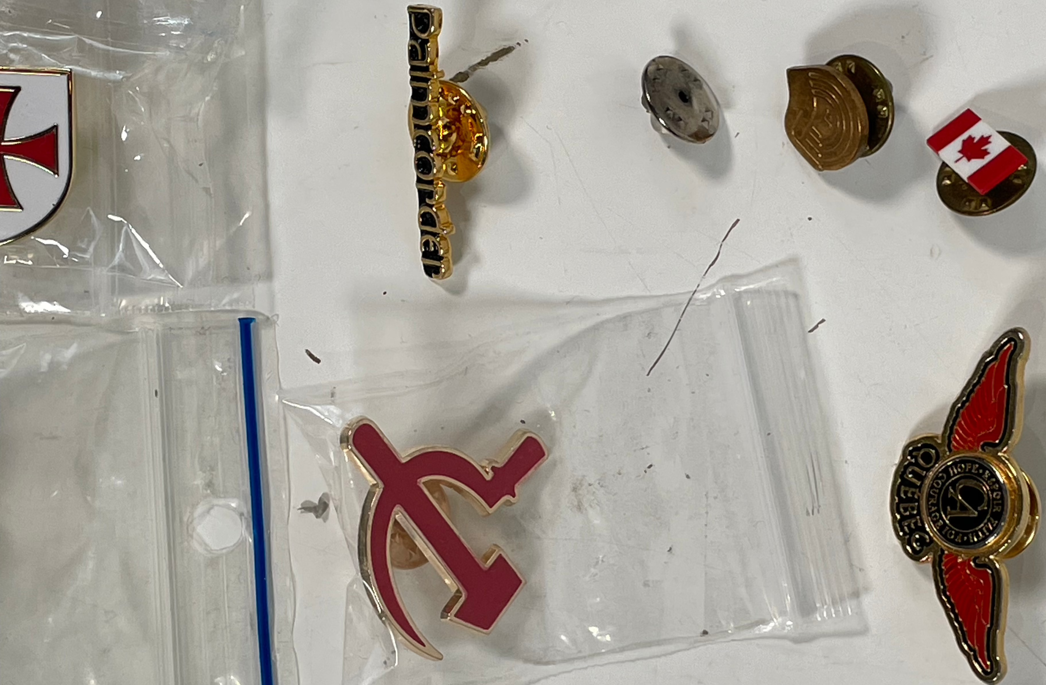 Lot d'épingles de collection assorties – URSS et Canada – Insignes de revers et épingles vintage