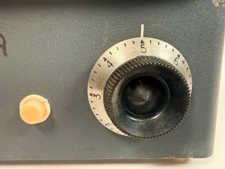Vintage Corning PC-35 hot plate, 600W lab heater. Durable industrial electric hot plate with analog control, ideal for workshop or hobby use.