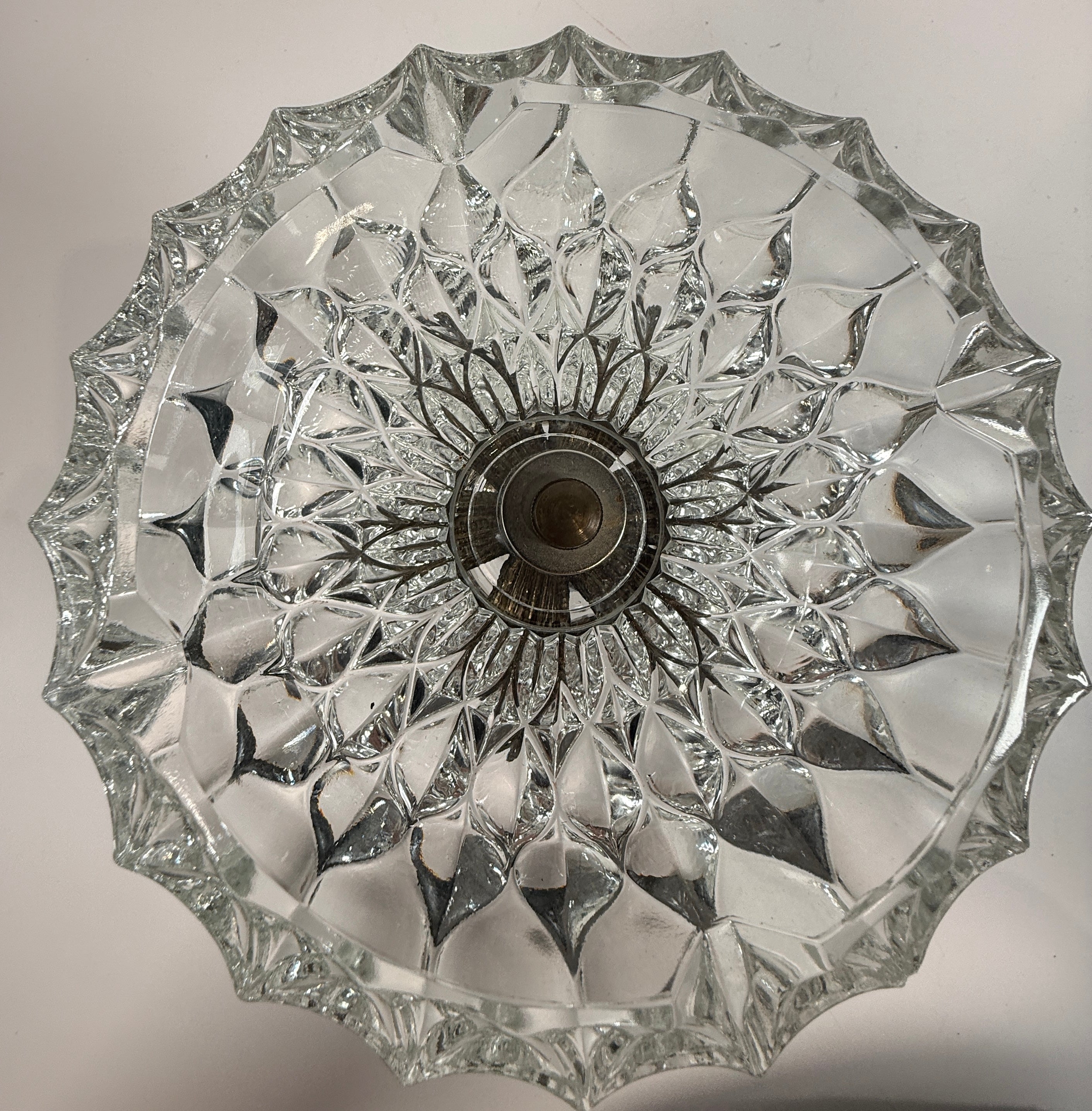 Vintage Hollywood Regency cherub pedestal dish with glass bowl and marble base. Elegant mid-century décor perfect for trinkets, candy, or display.