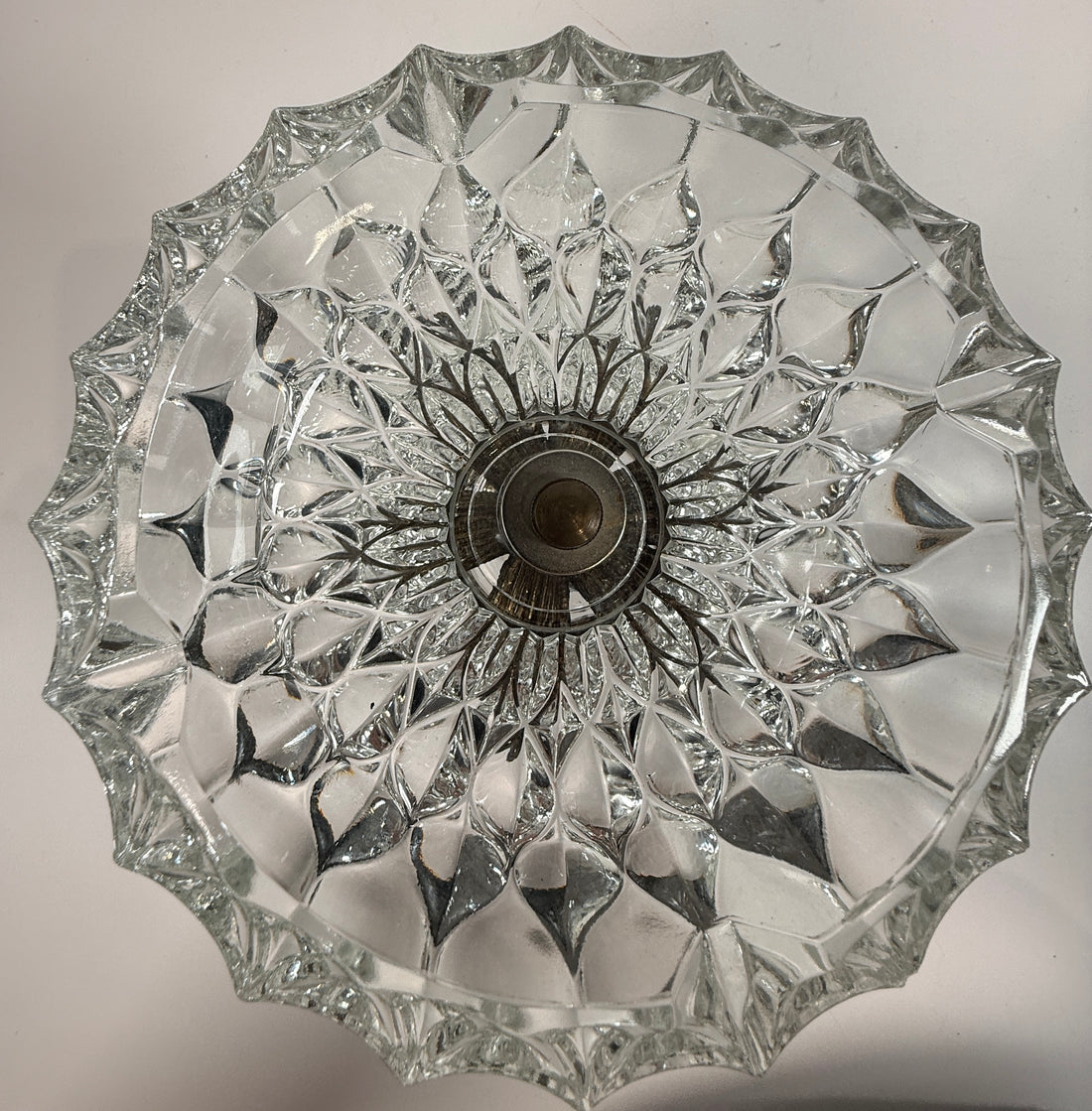 Vintage Hollywood Regency cherub pedestal dish with glass bowl and marble base. Elegant mid-century décor perfect for trinkets, candy, or display.