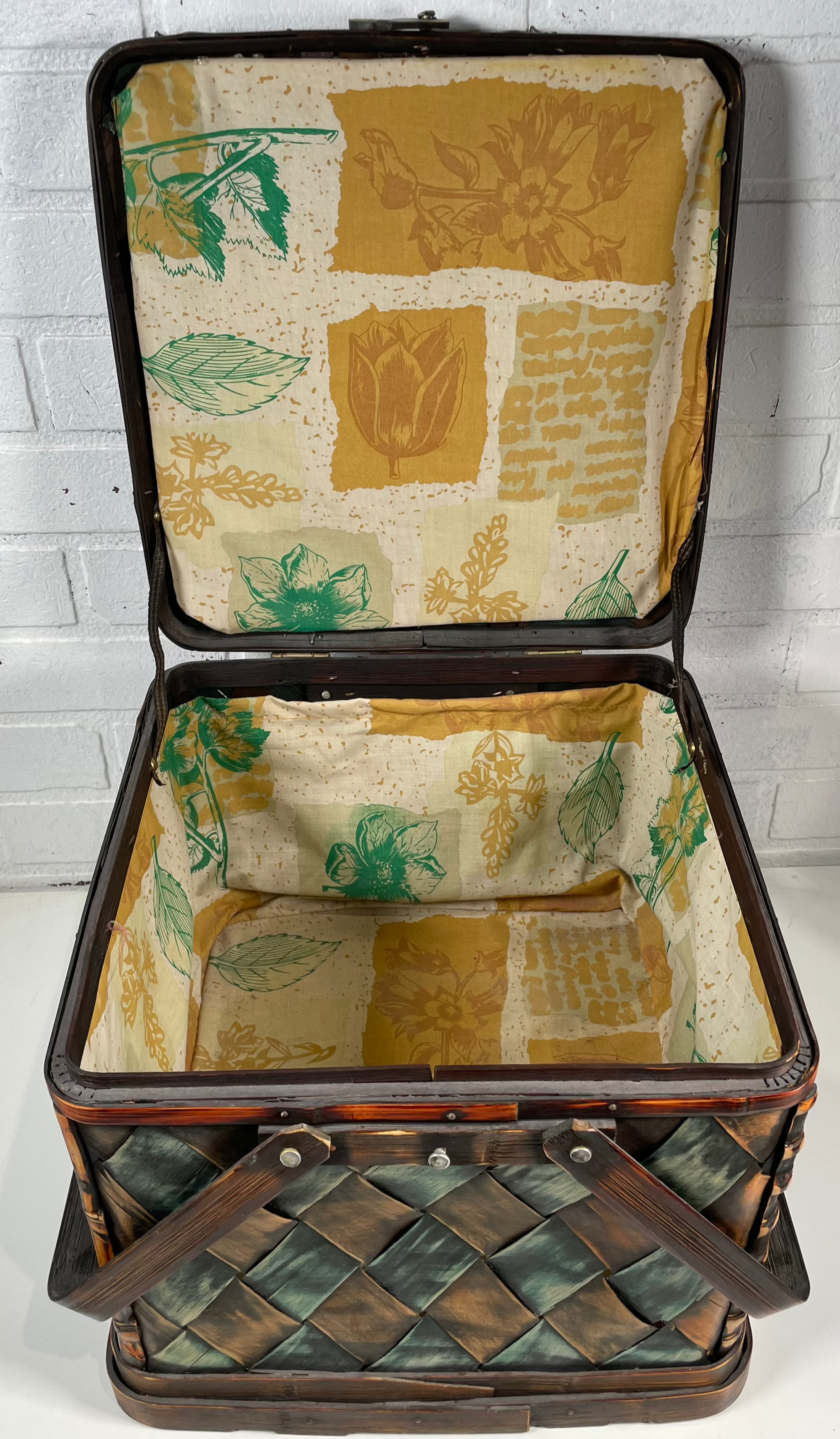 Vintage Woven Wood Picnic Basket – Green & Brown Checkered – Mid-Century Charm