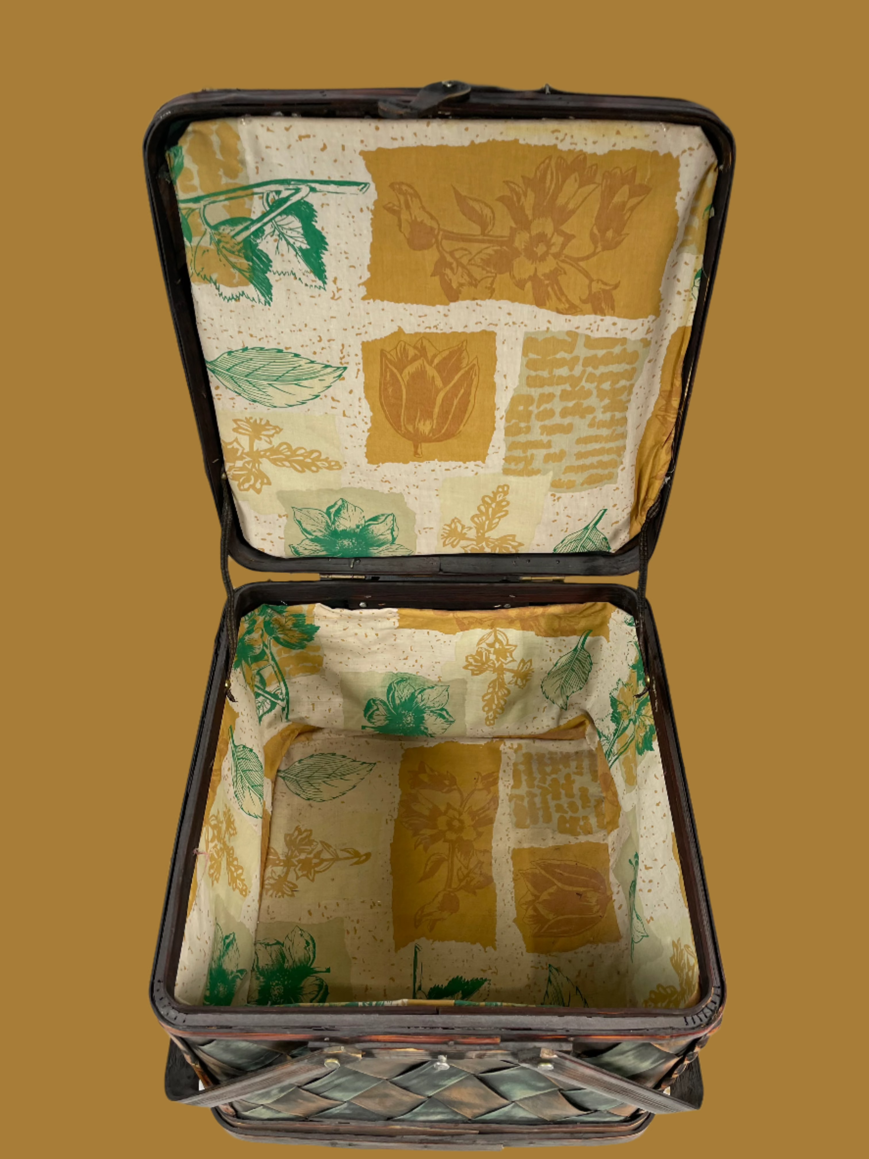 Vintage Woven Wood Picnic Basket – Green & Brown Checkered – Mid-Century Charm