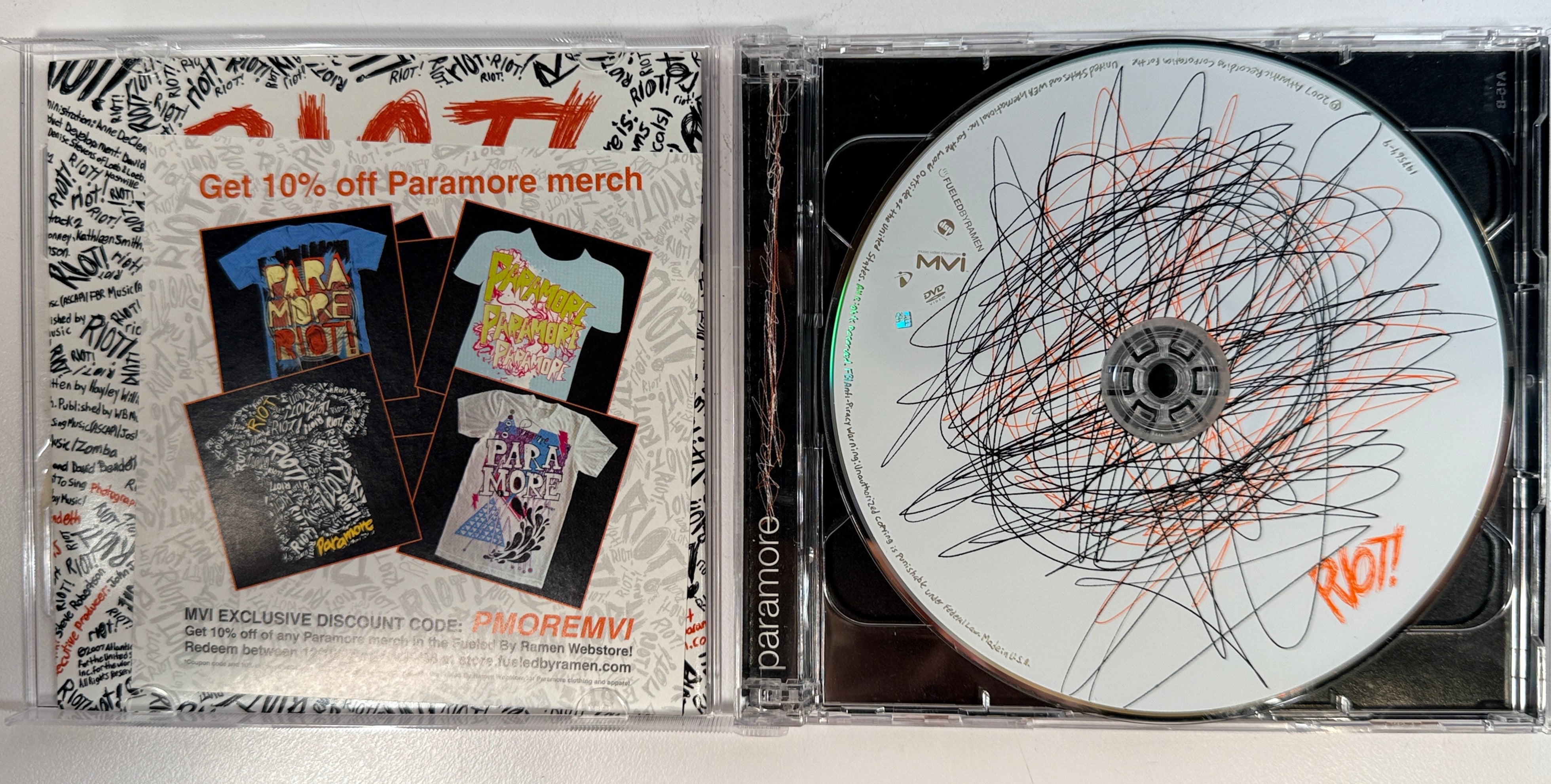 2007 Paramore Riot MVI CD DVD Set, Interactive Edition – Éco-Dépôt