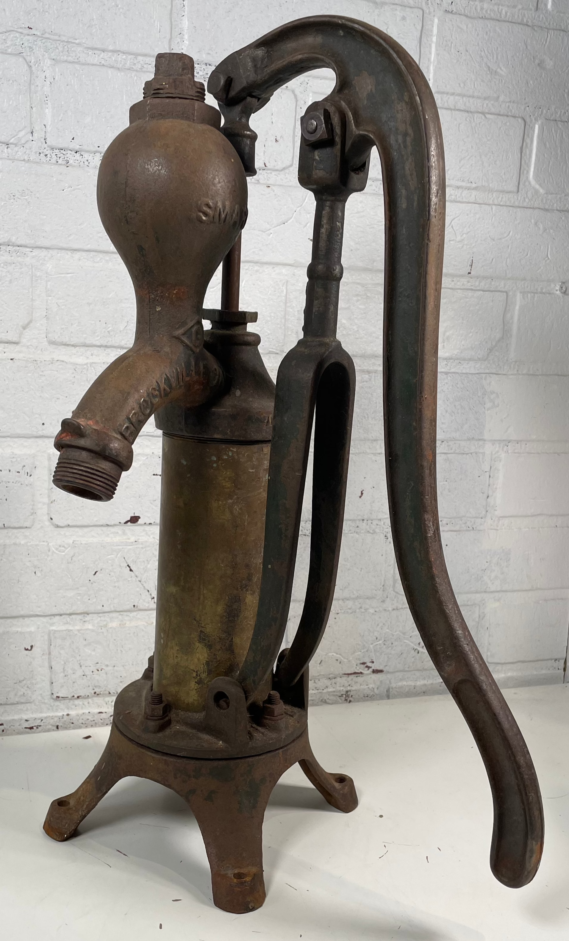 Antique Cast Iron Water Pump – SMART & Co. Brockville Ontario – Rustic Garden Decor