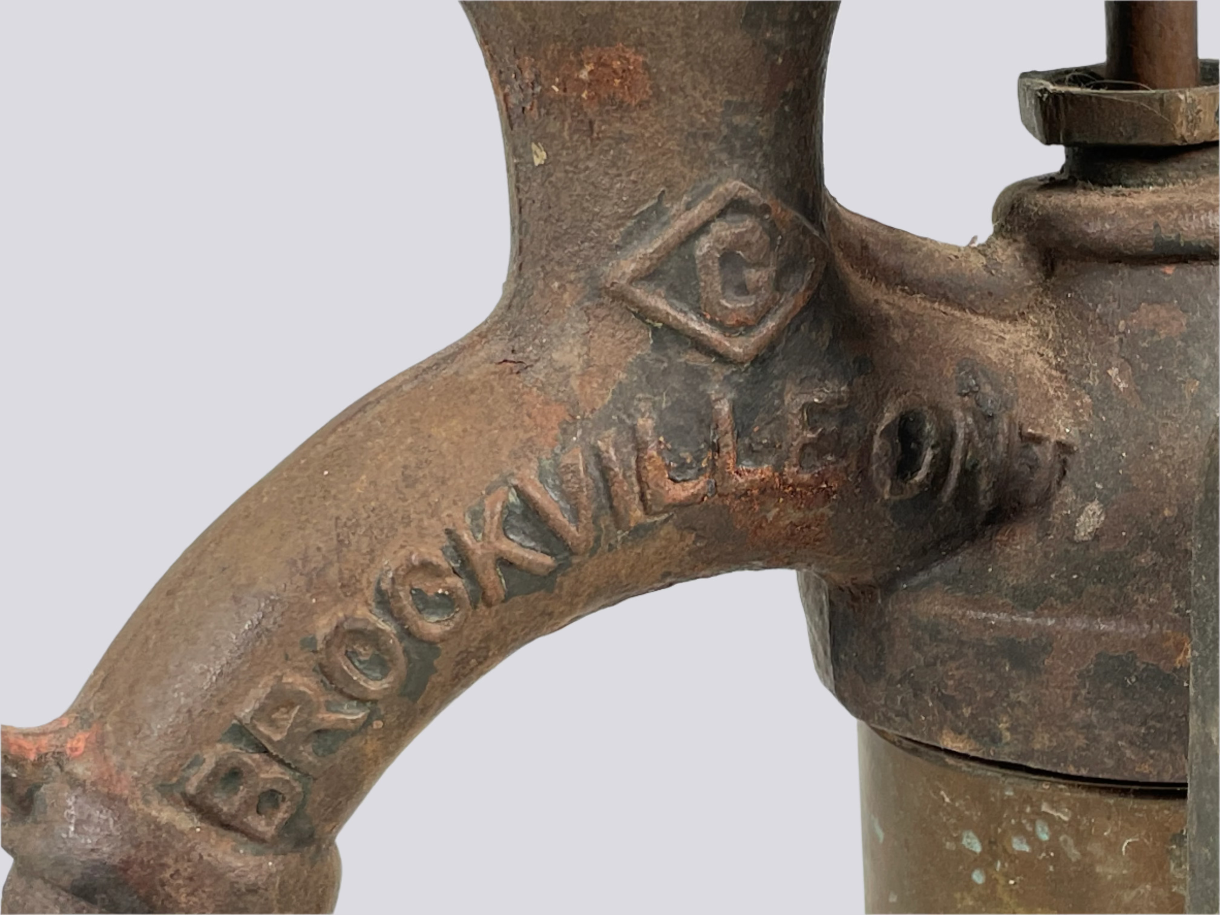 Antique Cast Iron Water Pump – SMART & Co. Brockville Ontario – Rustic Garden Decor