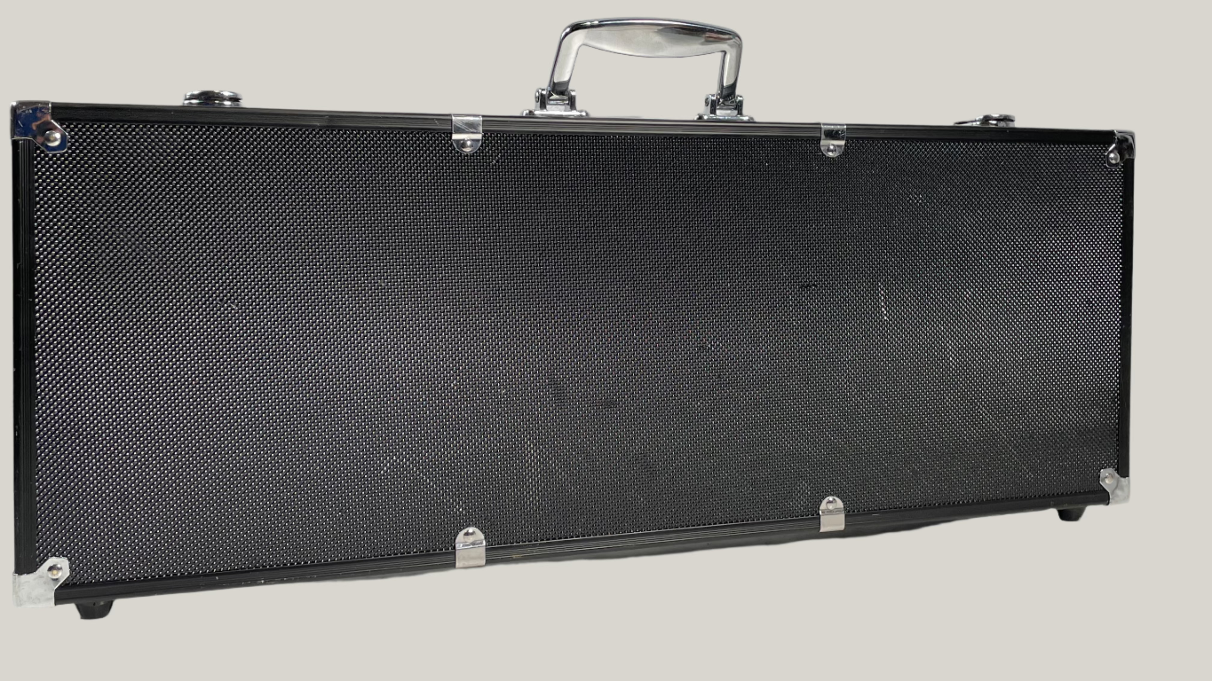 Sharper Image Tournament Class Poker Chip Set w/Dice and Carrying Case