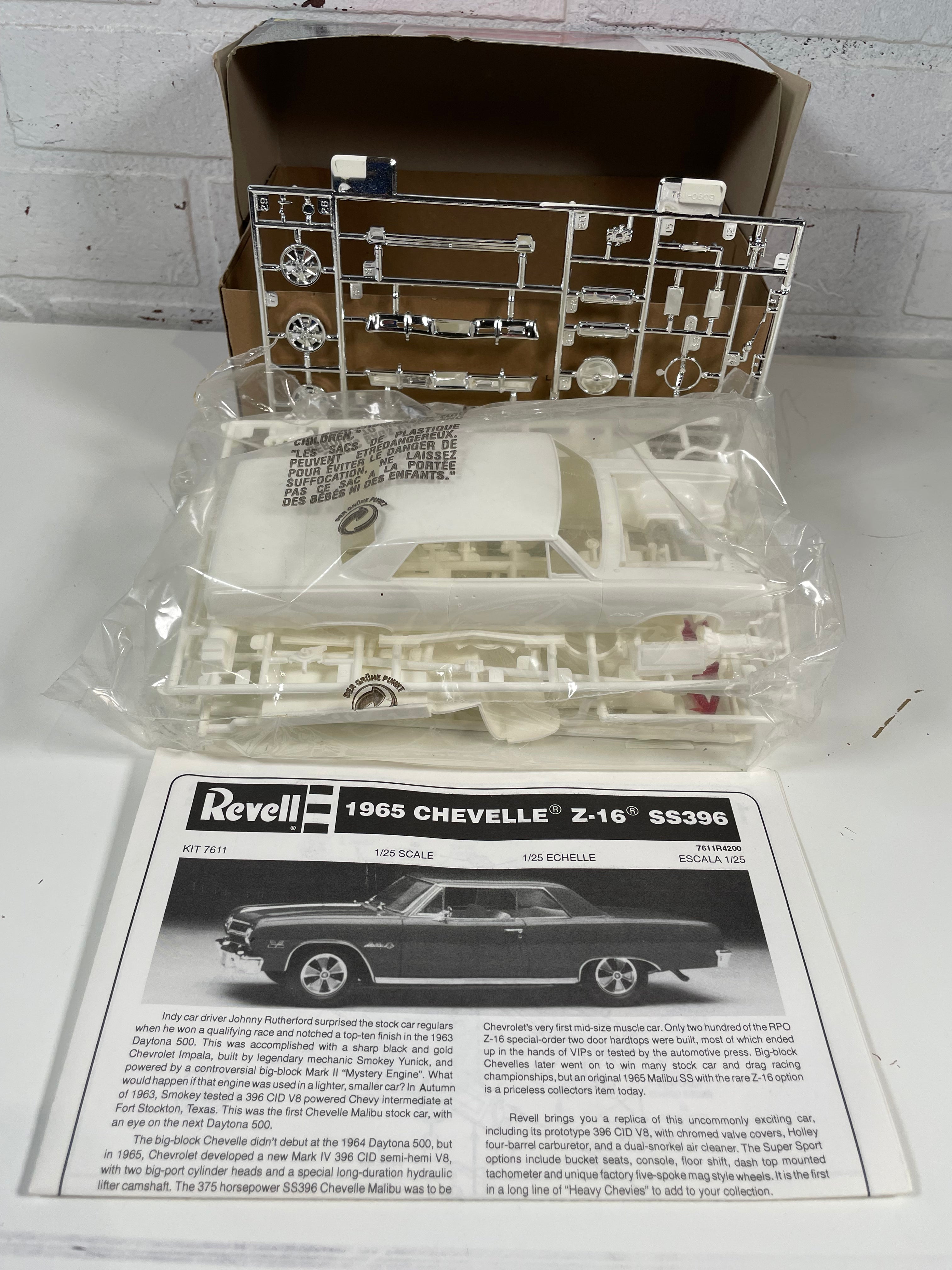 Revell 1:25 ‘65 Chevelle SS396 Z-16 Model Kit #7611 – Vintage ,Skill 2