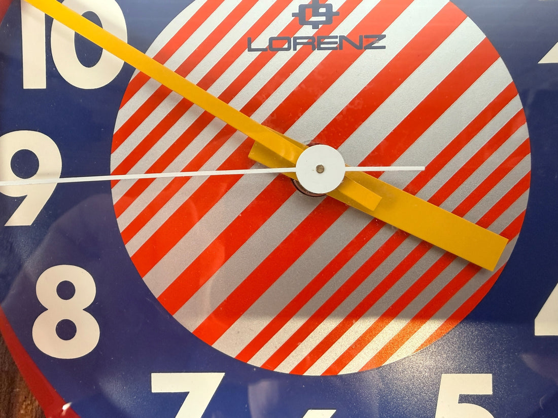 Horloge Murale Vintage Italienne Postmoderne, Design Lorenz, Rouge.