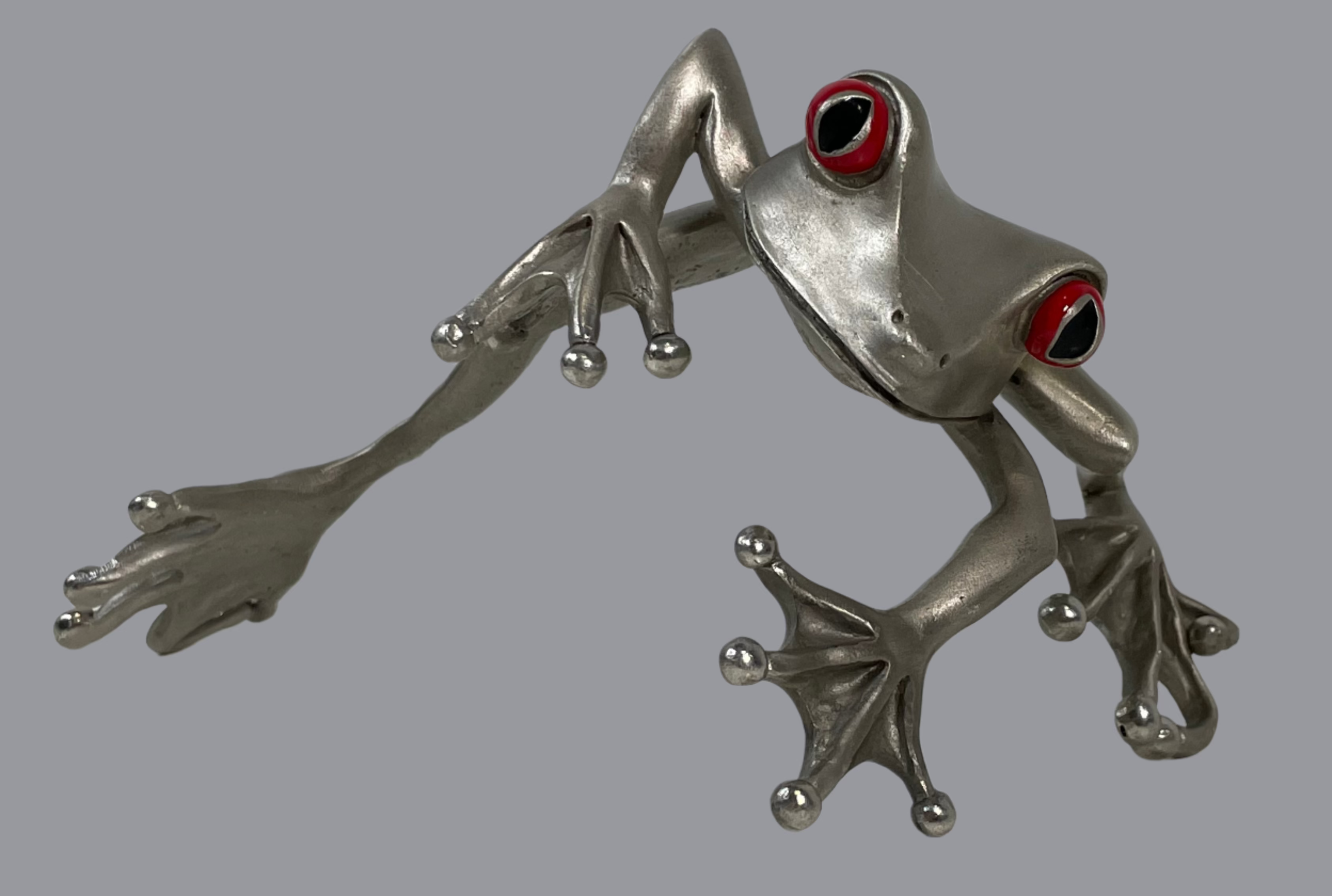 Sculpture en bronze « Frogman » de Tim Cotterill – Signée, Rainette aux yeux rouges