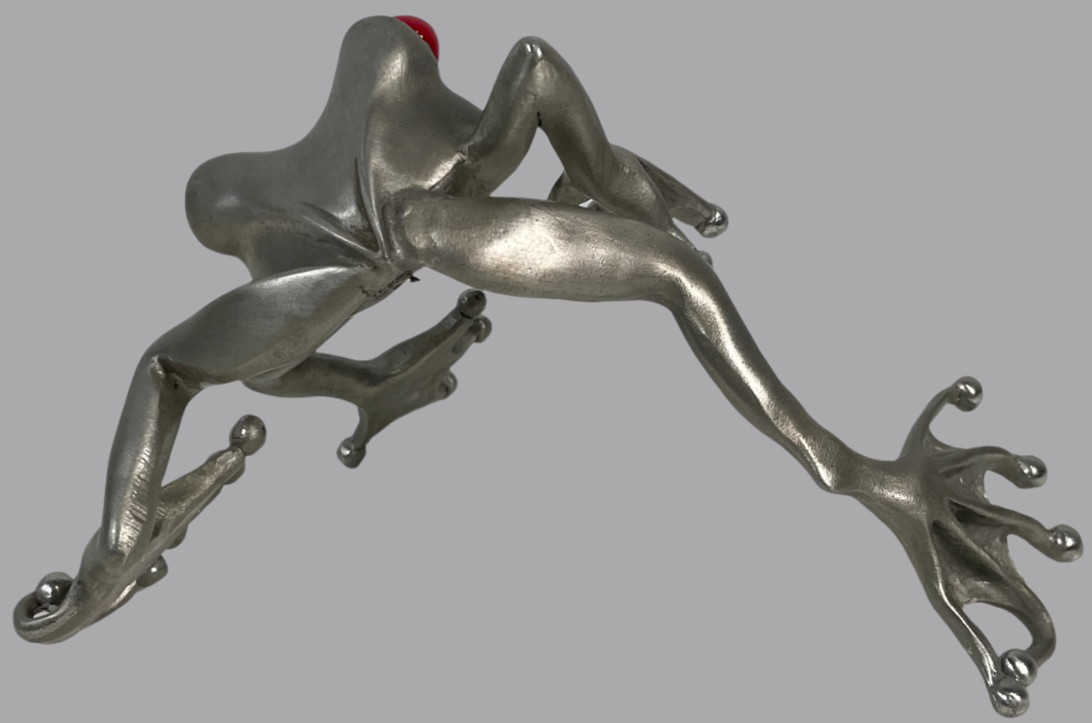 Sculpture en bronze « Frogman » de Tim Cotterill – Signée, Rainette aux yeux rouges