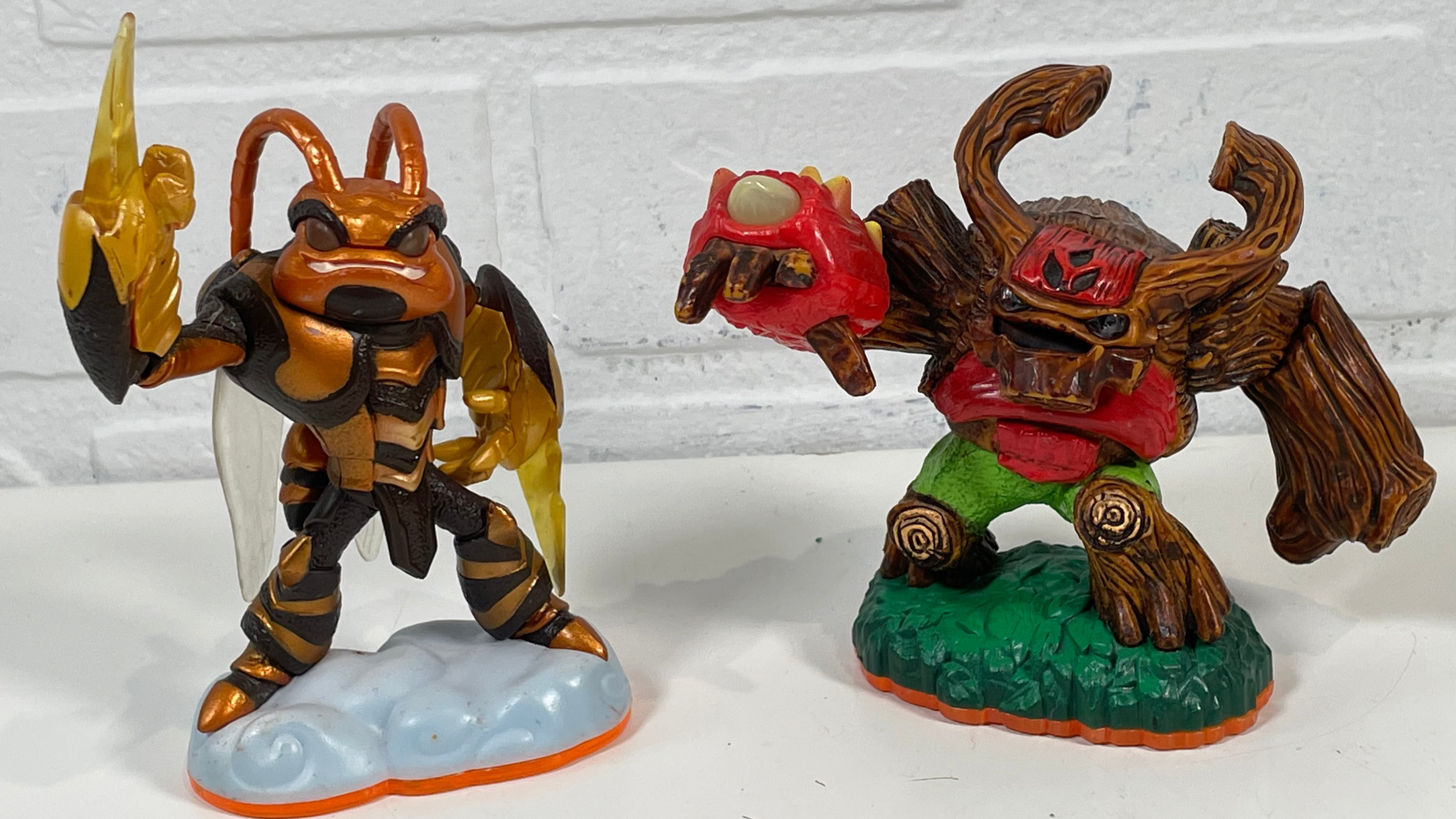 Lot Activision Skylanders – Entièrement fonctionnel – 11 figurines – Superbe mélange d'éléments et de séries