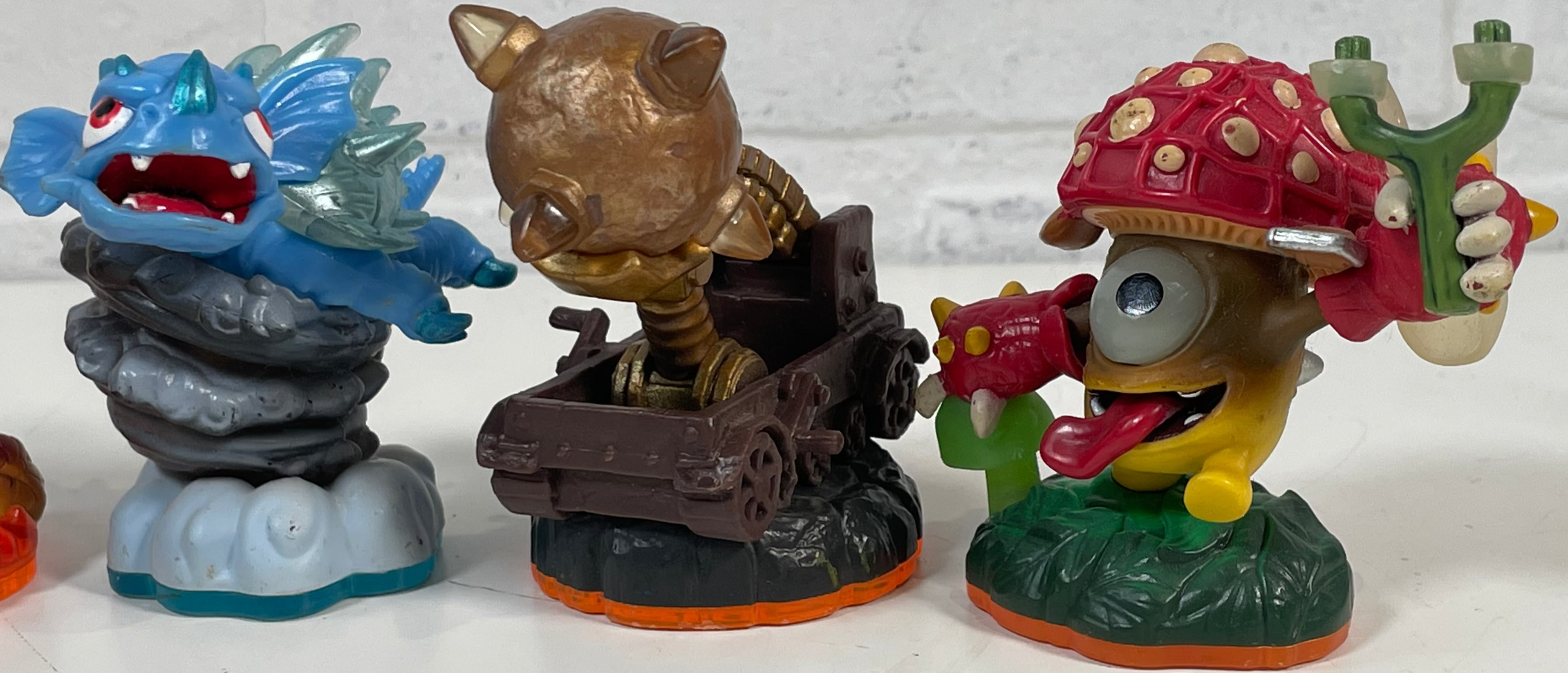 Lot Activision Skylanders – Entièrement fonctionnel – 11 figurines – Superbe mélange d'éléments et de séries