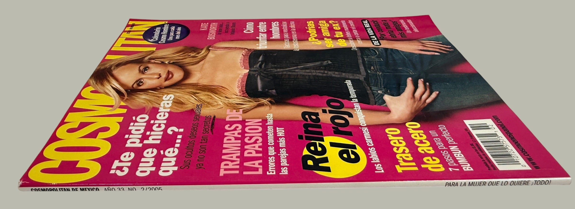 Vintage Cosmopolitan En Español February 2005 magazine with Kate Bosworth cover. Rare Y2K Mexican fashion and pop culture collectible issue.