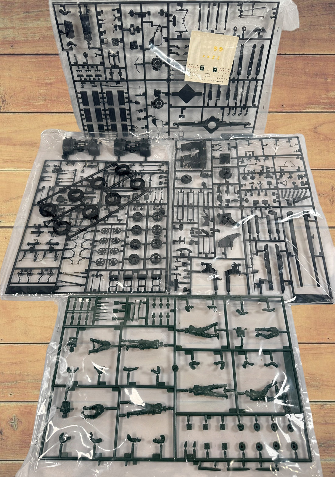 Vintage Tamiya 1/35 German 88mm Flak 36/37 model kit made in Japan. Rare early military miniature series with original box and unbuilt parts.