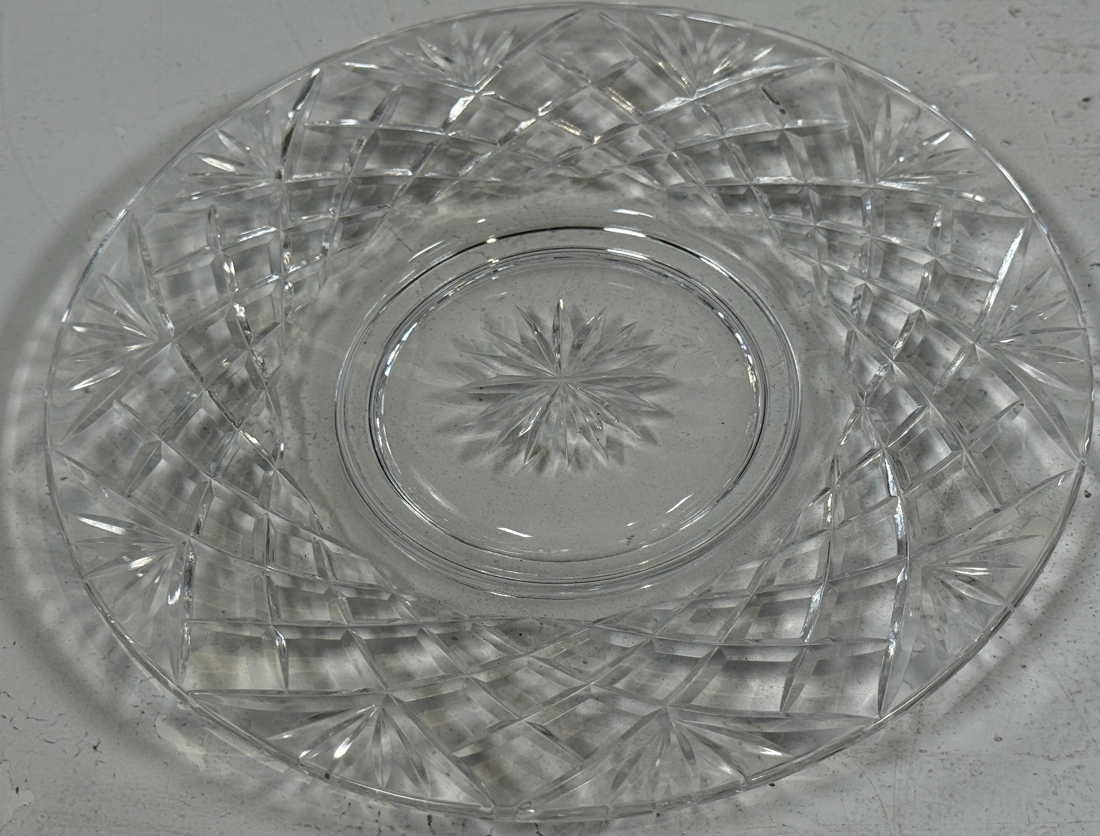 Set of 4 Clear Cut-Glass Dessert Plate – Diamond Crosshatch & Starburst Pattern, 6½″