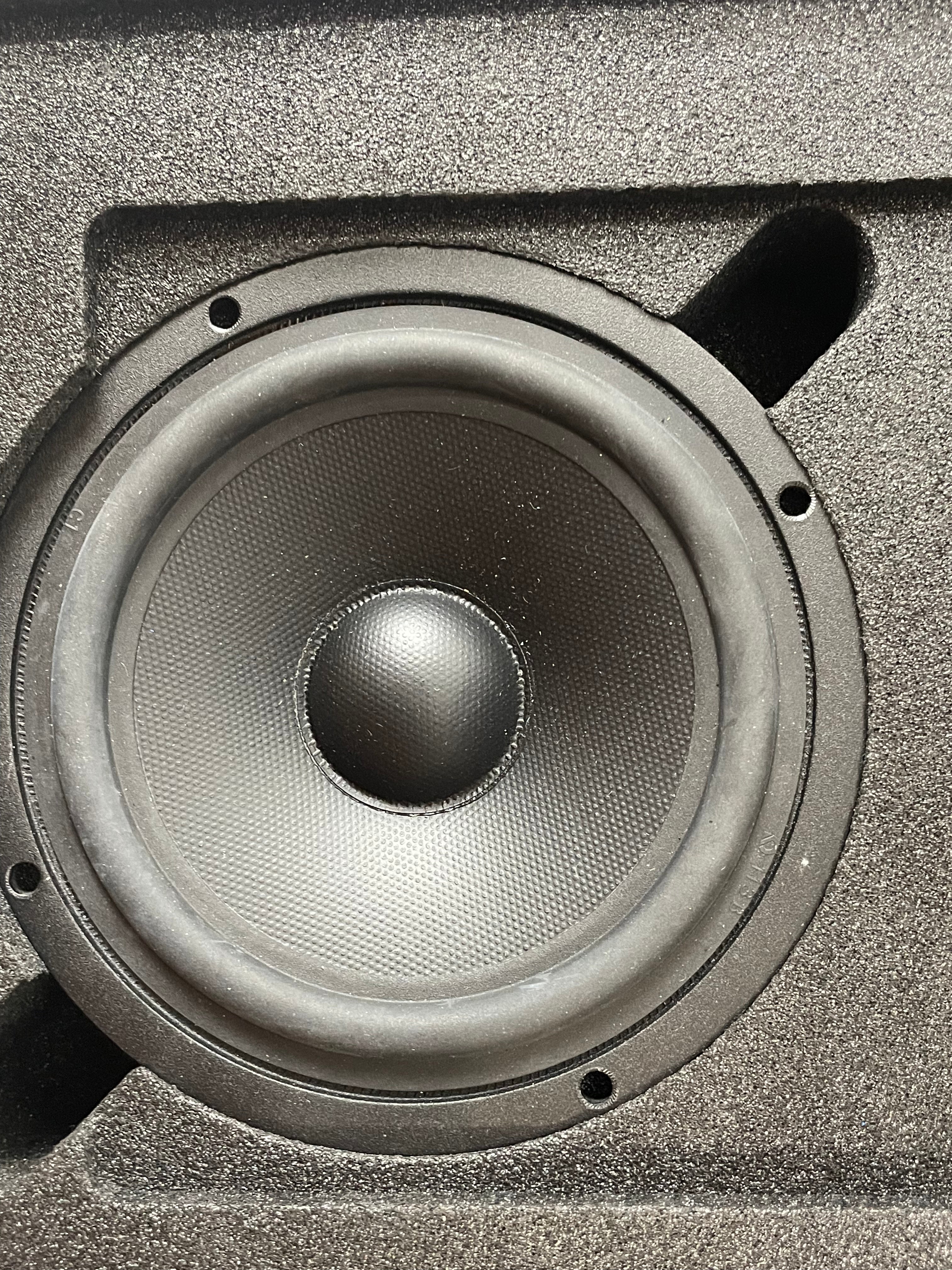 Kit de pièces de haut-parleur PMC twenty:24 – Woofer, tweeter, bornes, crossover.