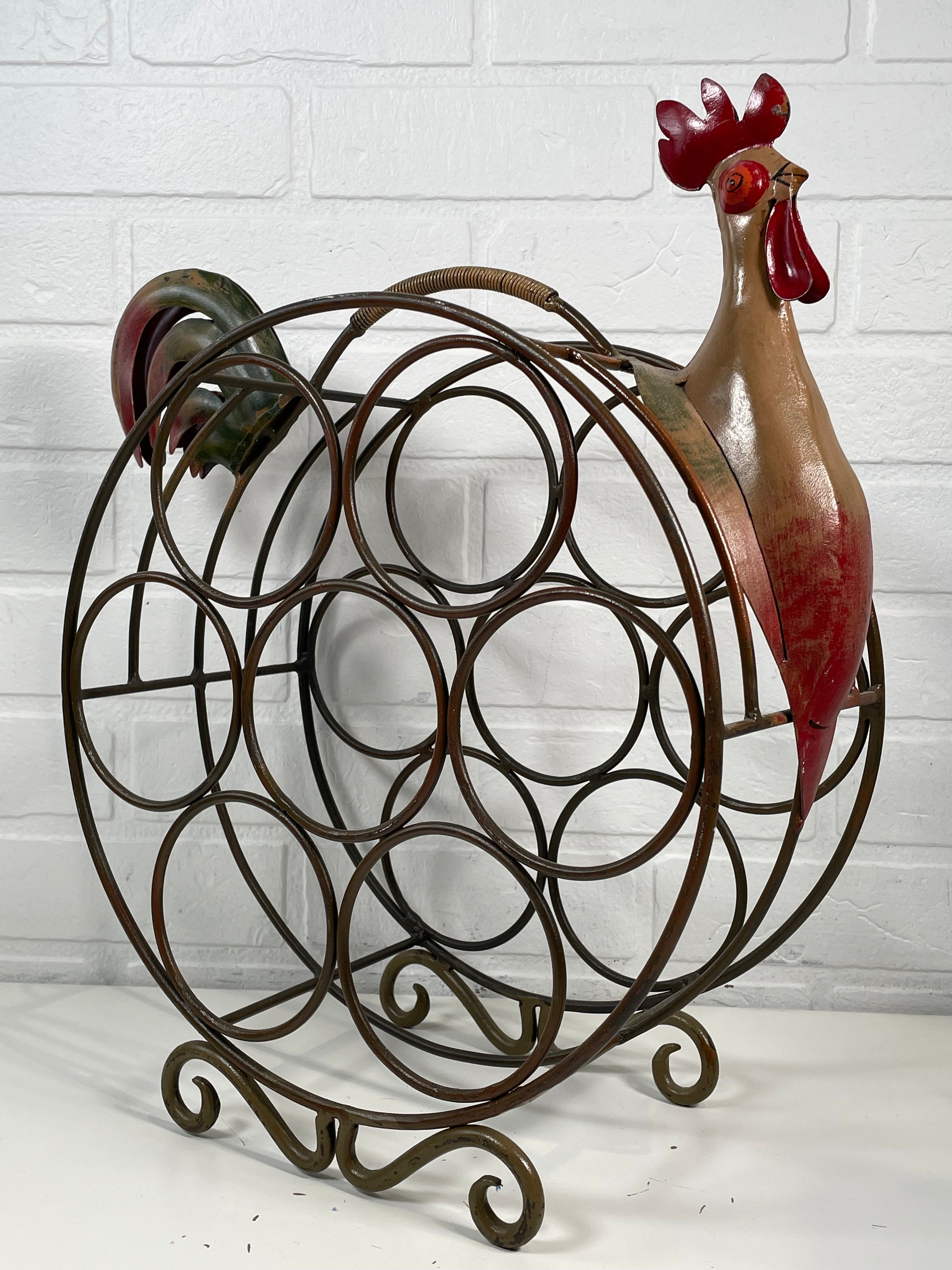 Vintage Rooster-Shaped Wine Bottle Rack – Red & Green Wrought Iron – Farmhouse Country Charm