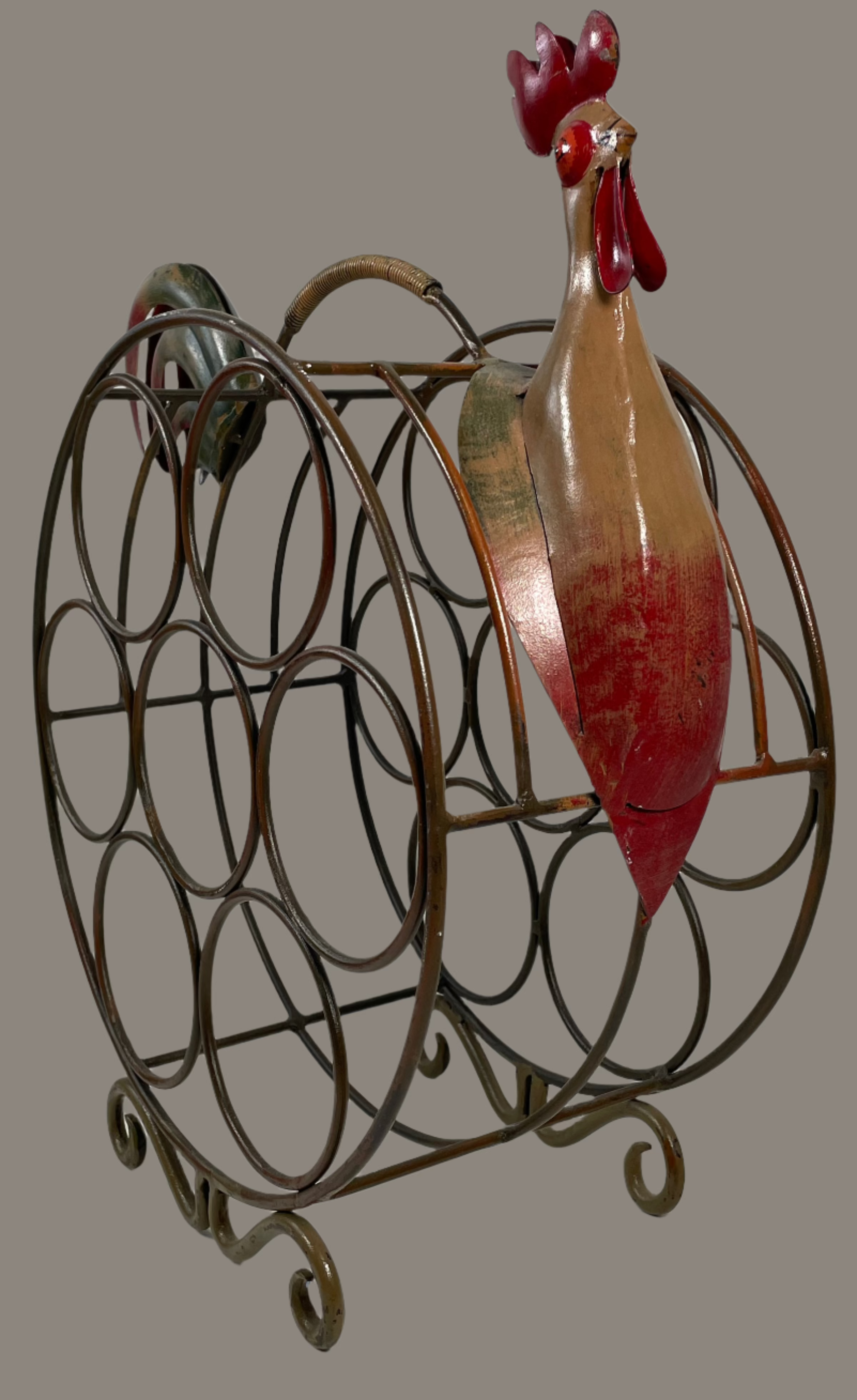 Vintage Rooster-Shaped Wine Bottle Rack – Red & Green Wrought Iron – Farmhouse Country Charm