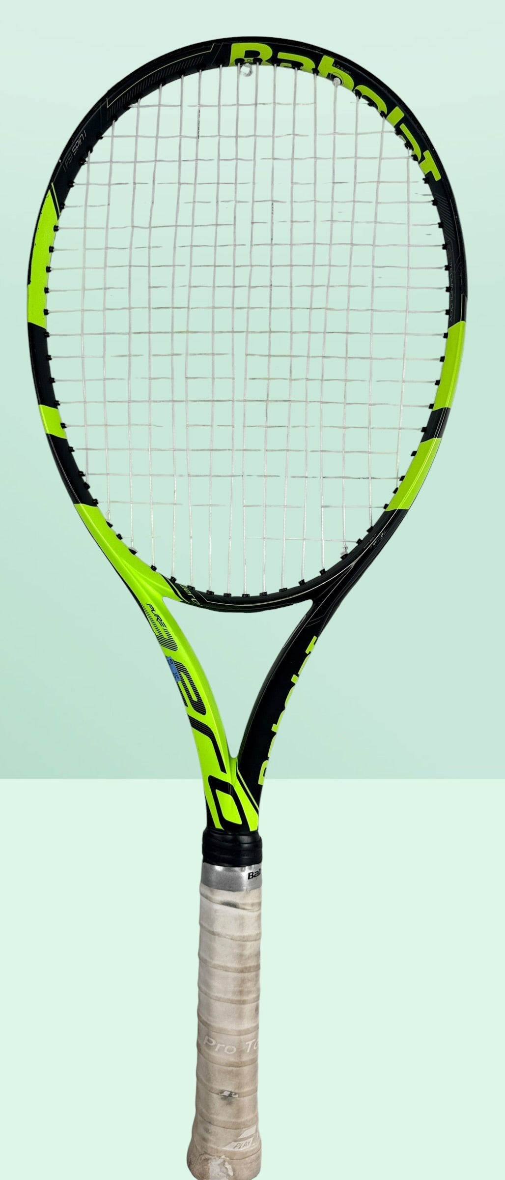 Babolat Pure Aero 300g tennis racquet with 100 sq in head and L4 4 1/2 grip. Popular spin-focused performance frame in good used condition with 16x19 string pattern.